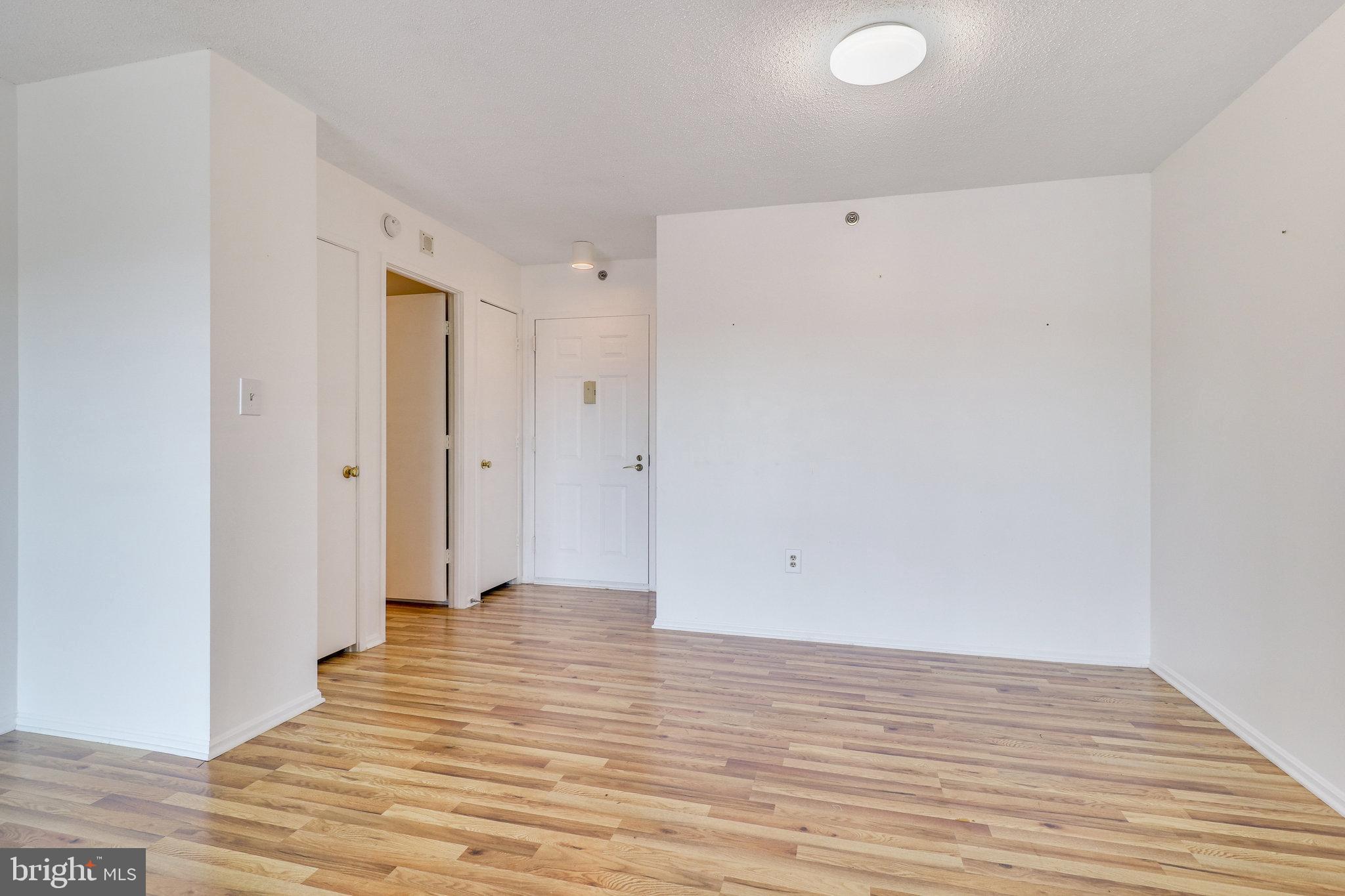 LEISURE WORLD - Residential