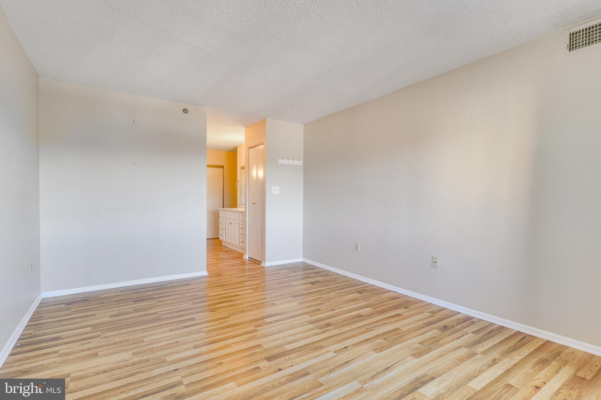 LEISURE WORLD - Residential