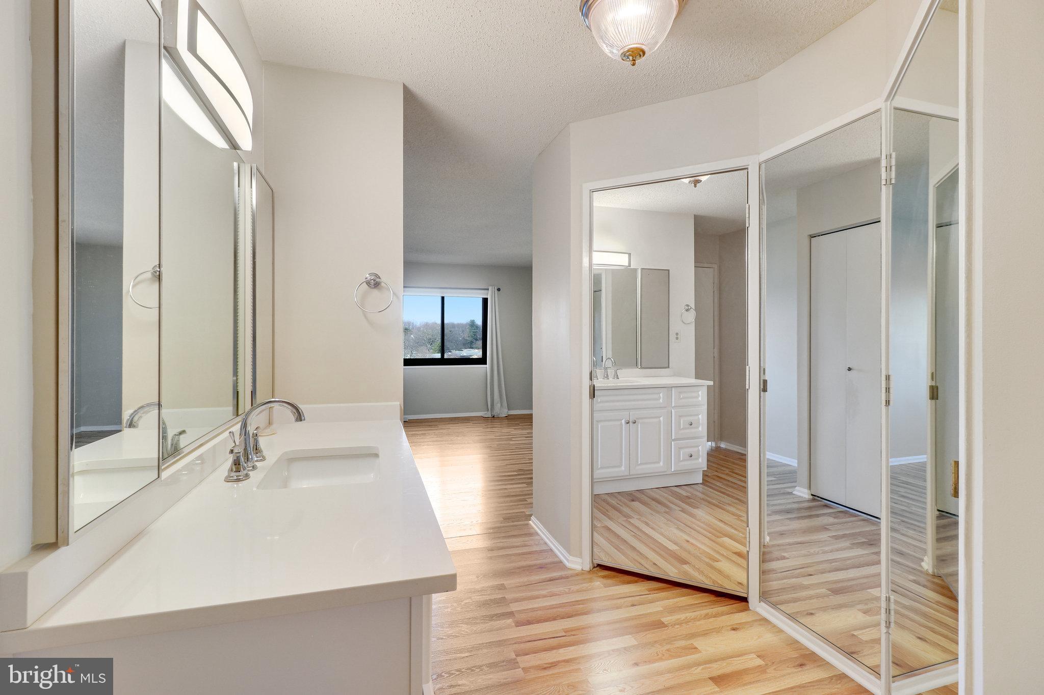 LEISURE WORLD - Residential