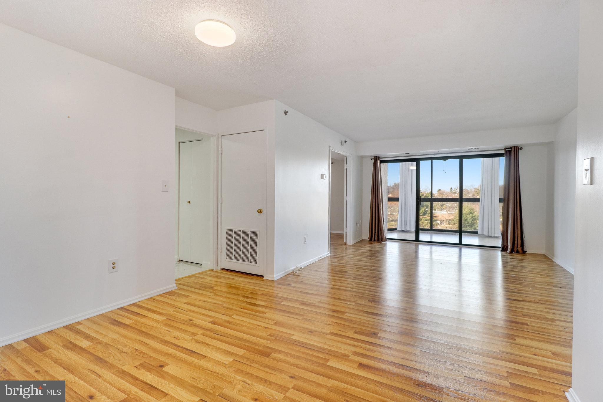 LEISURE WORLD - Residential