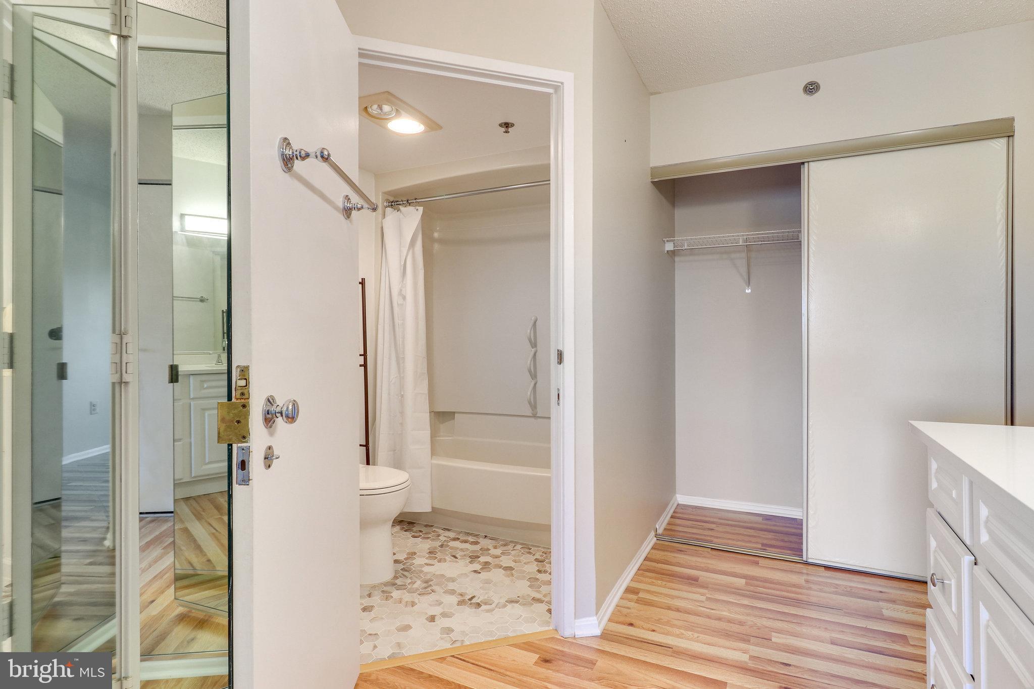 LEISURE WORLD - Residential