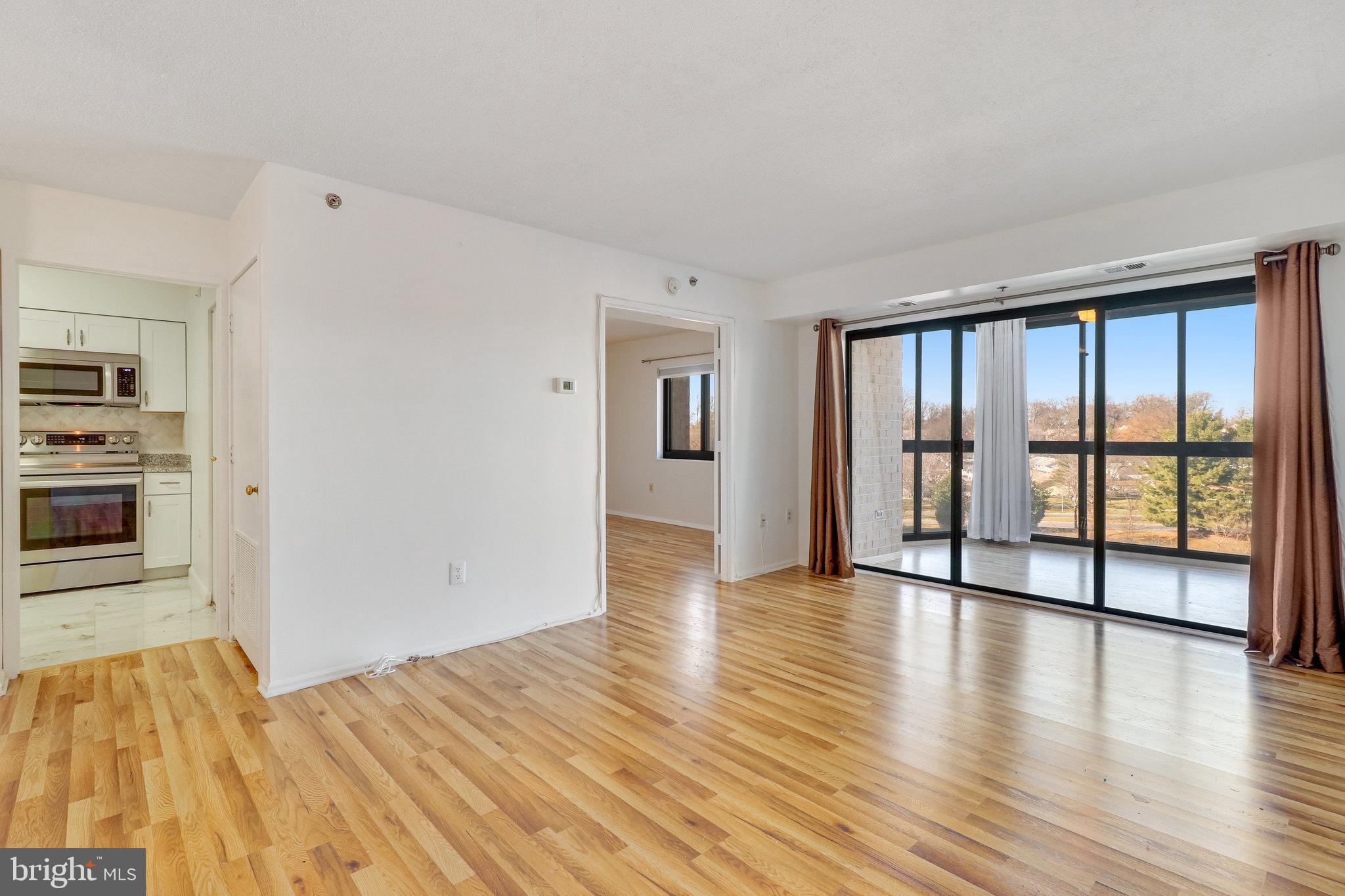 LEISURE WORLD - Residential