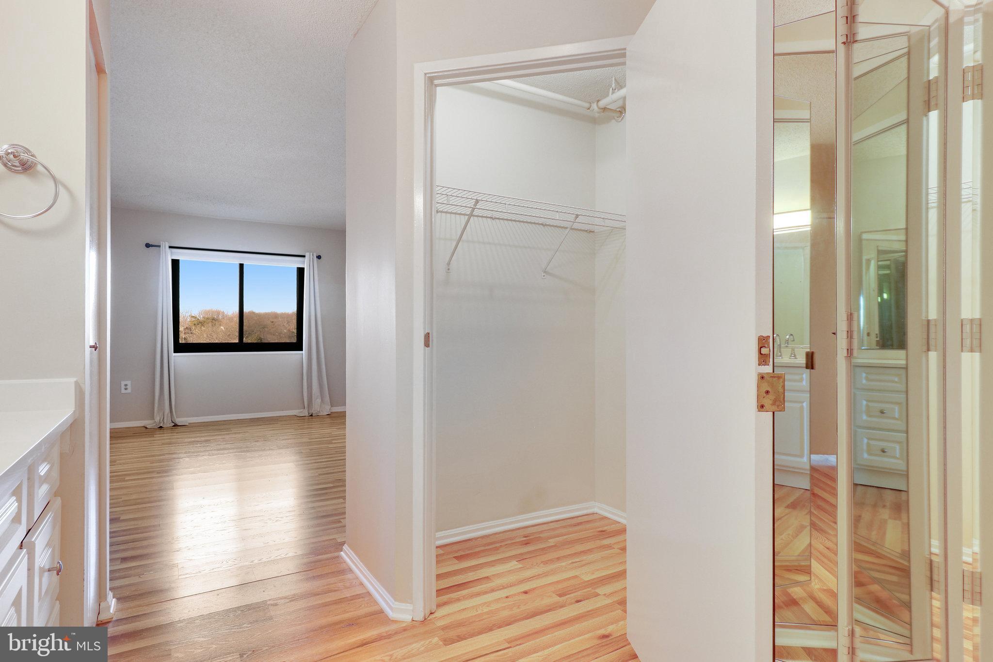 LEISURE WORLD - Residential