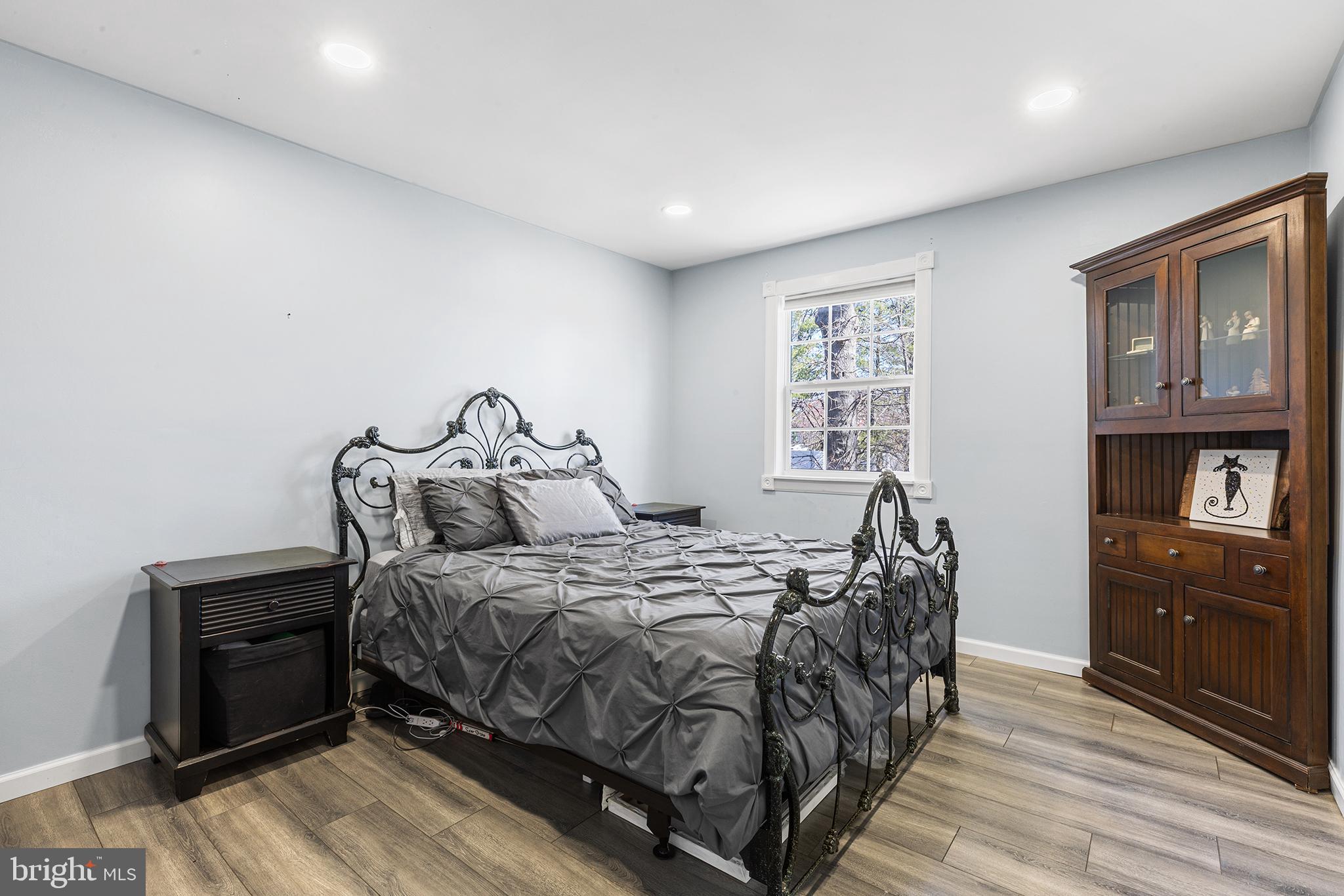 WILLOW KNOLL - Residential