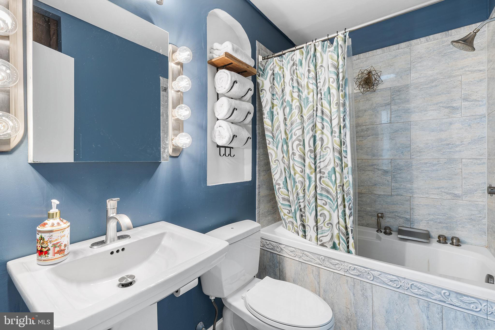 WILLOW KNOLL - Residential