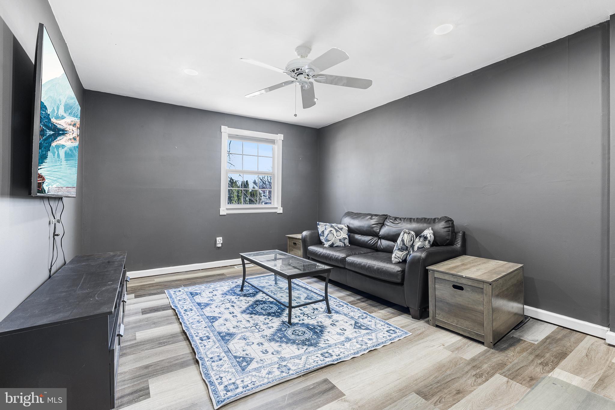 WILLOW KNOLL - Residential