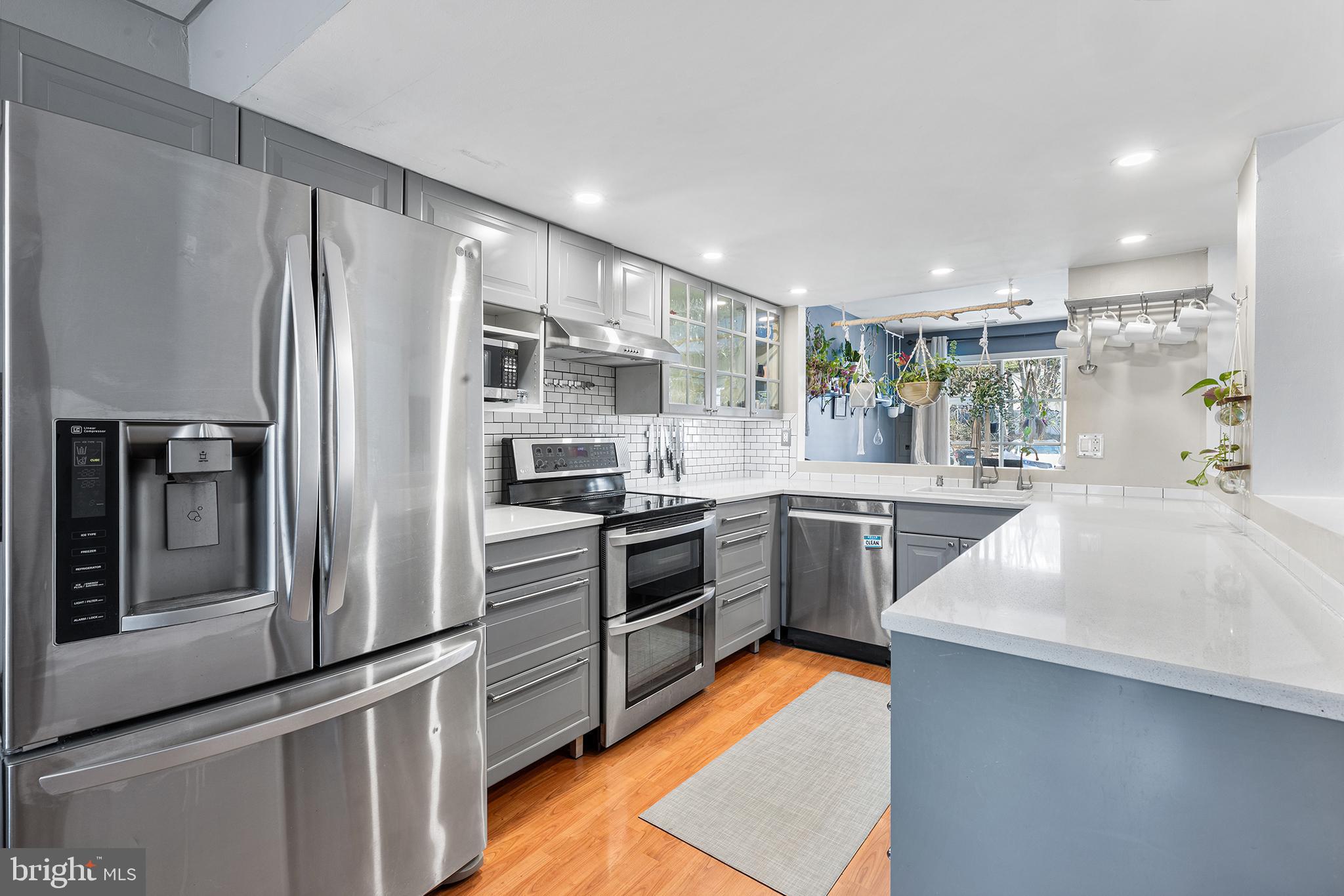 WILLOW KNOLL - Residential