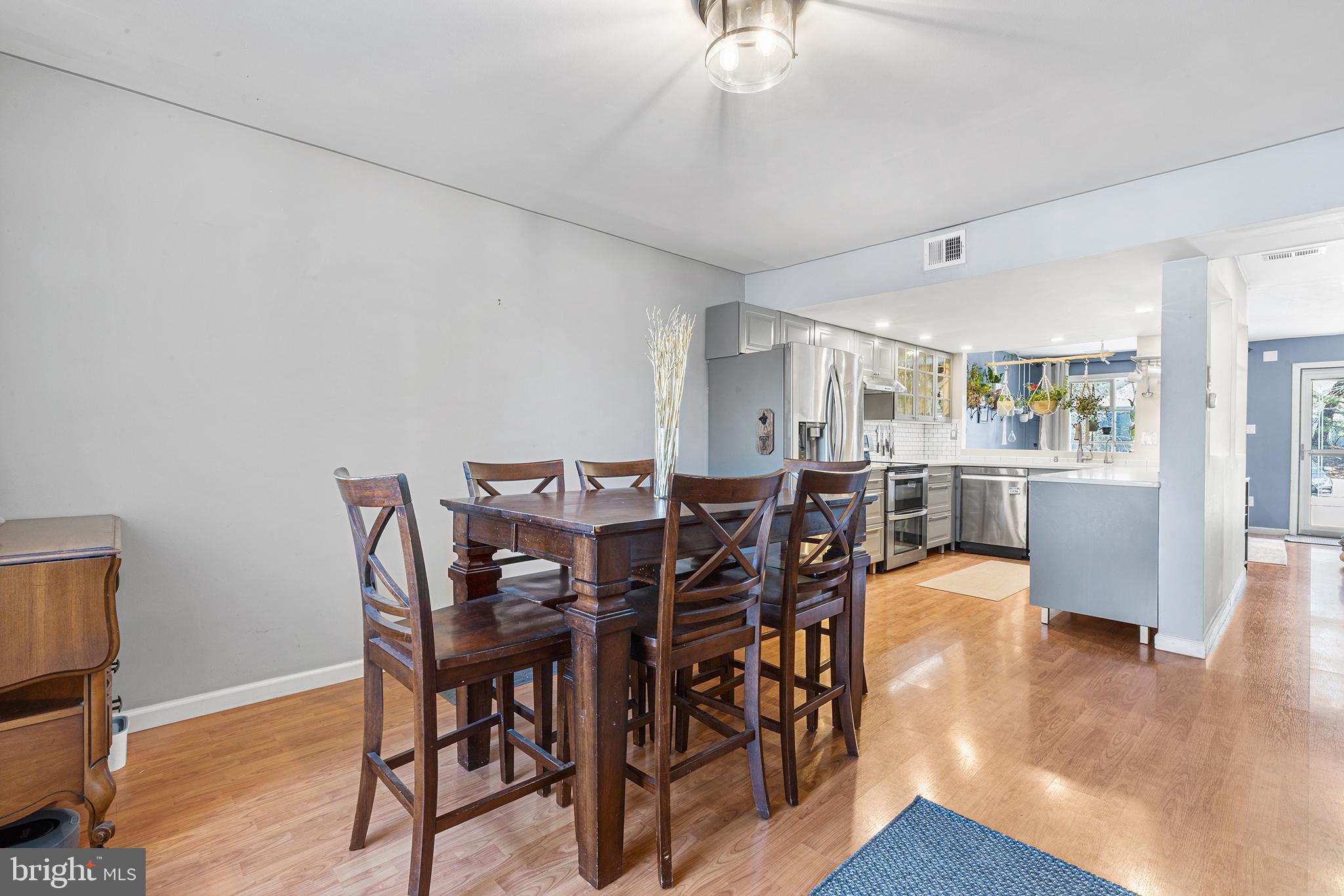 WILLOW KNOLL - Residential