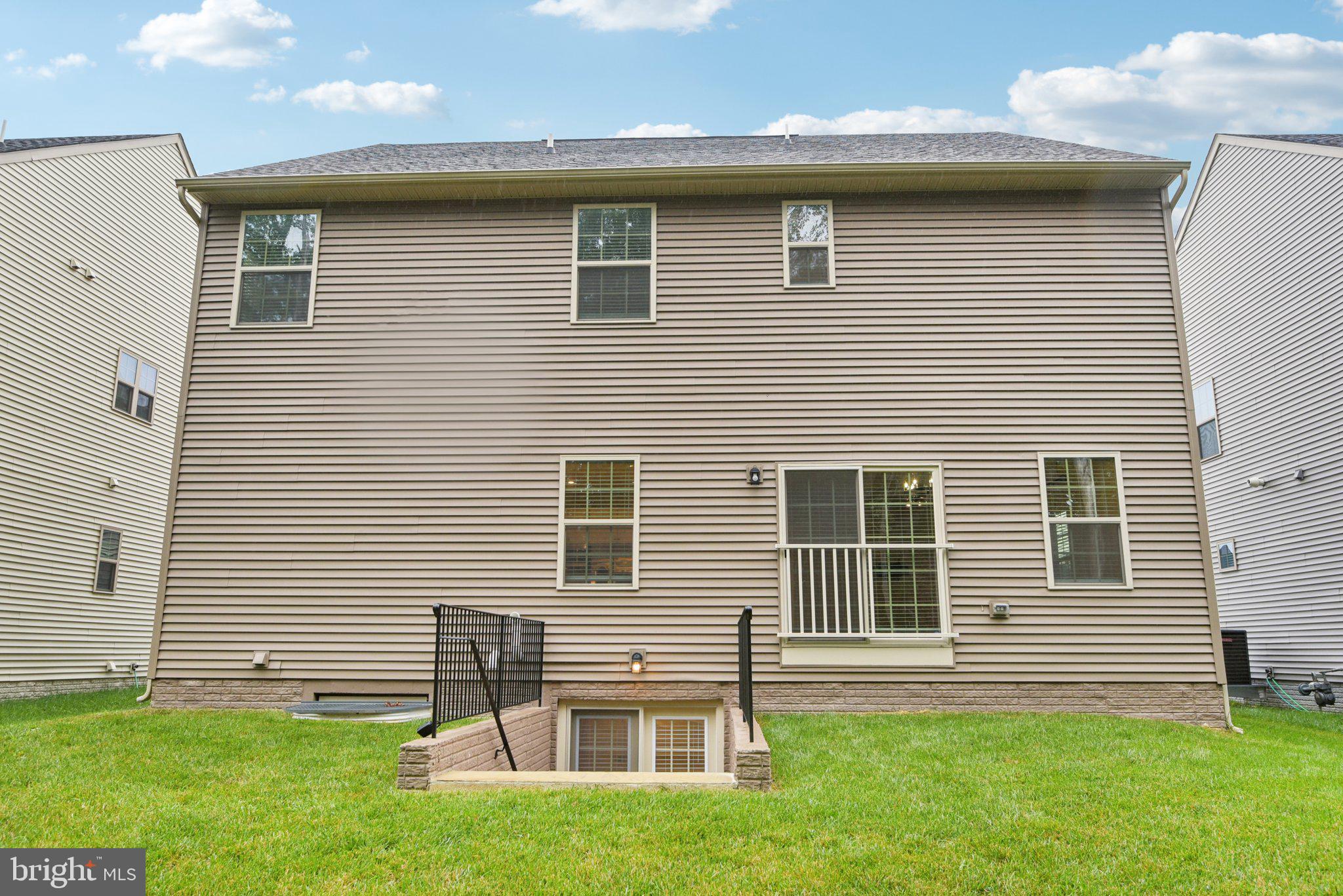 TIMOTHY BRANCH SINGLES - Residential