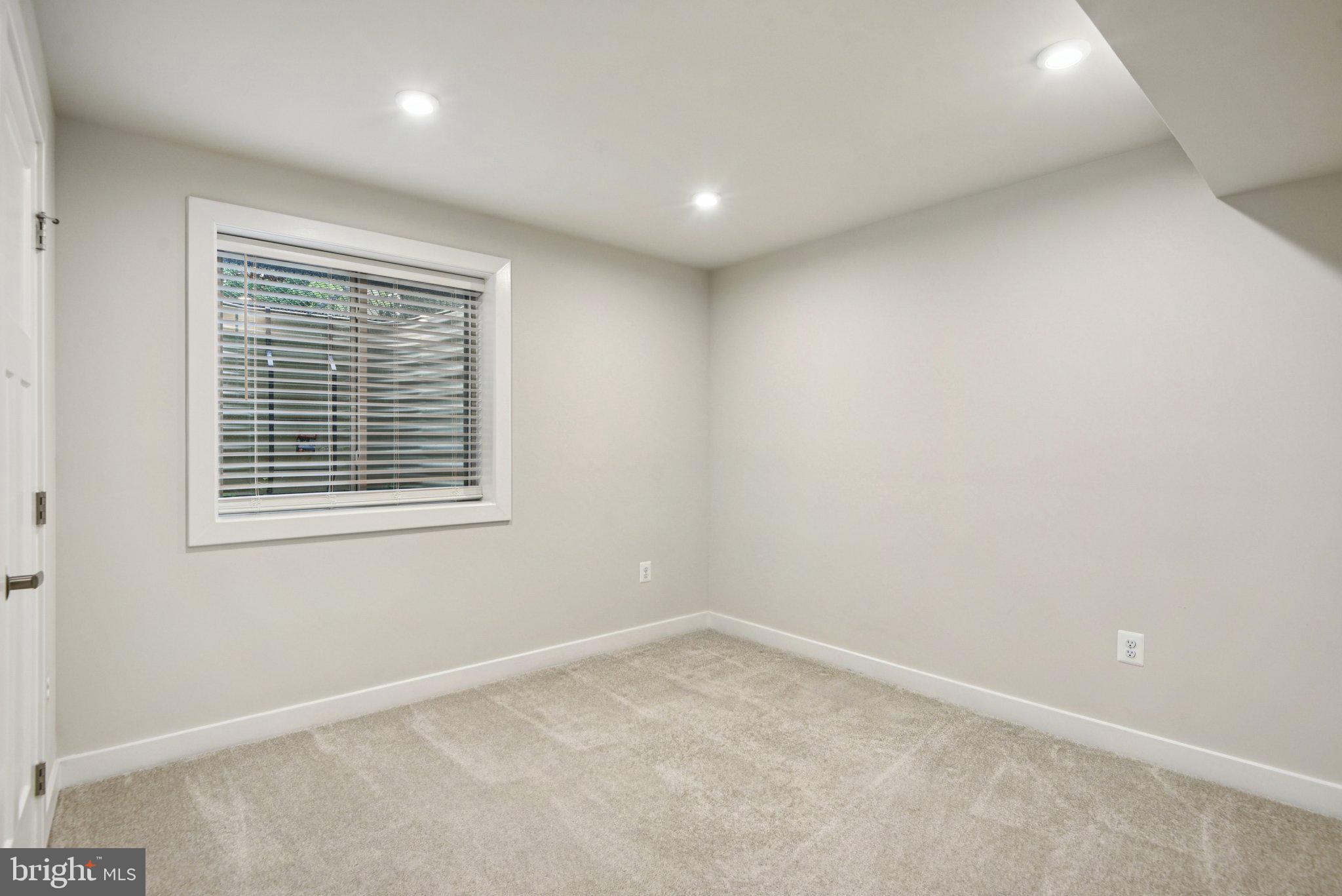 TIMOTHY BRANCH SINGLES - Residential