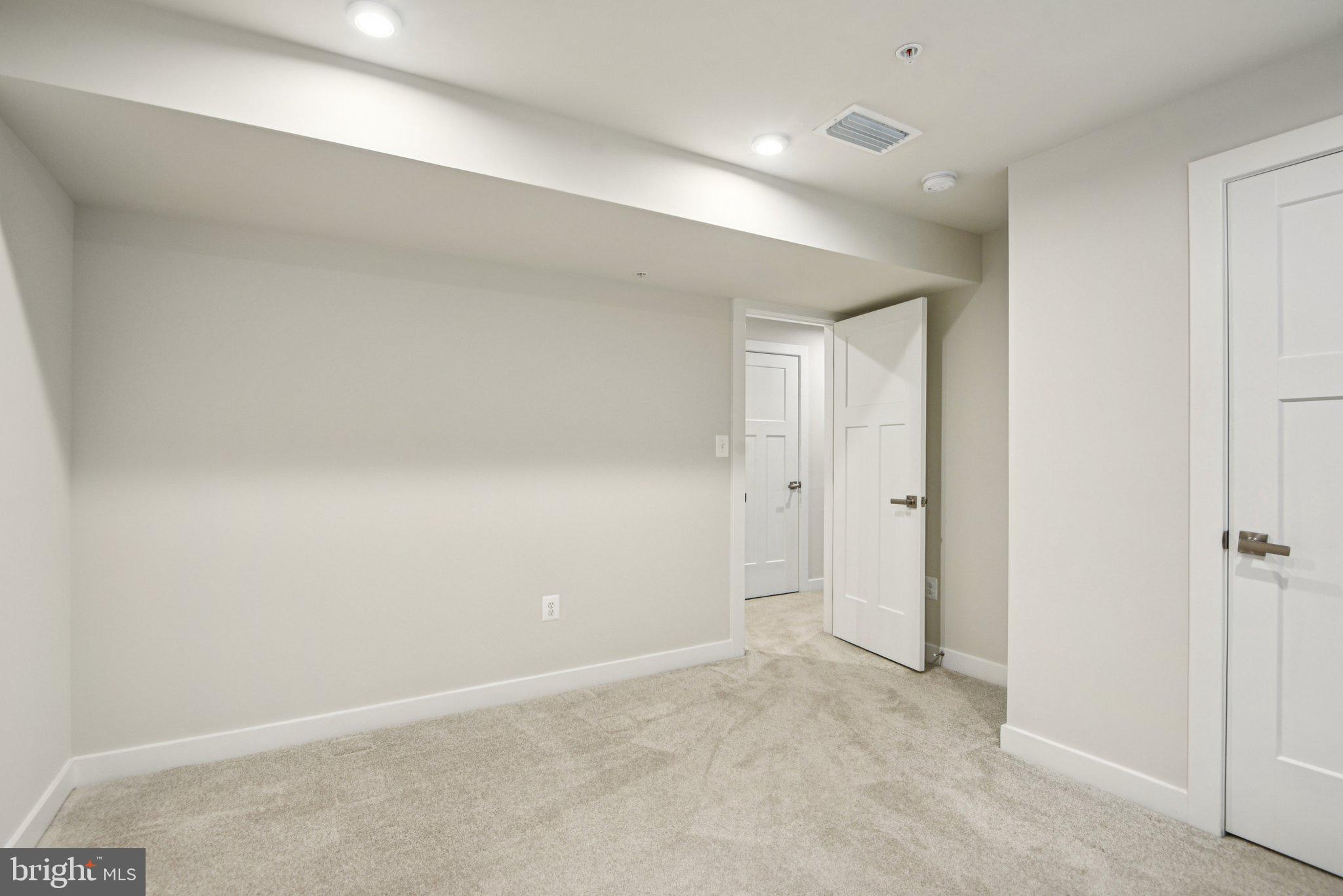 TIMOTHY BRANCH SINGLES - Residential