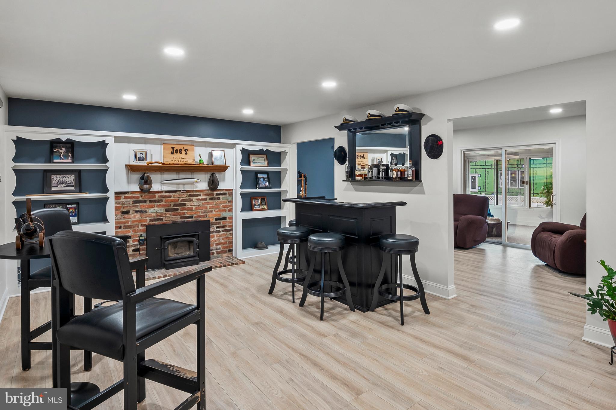 990 HIGHPOINT DRIVE