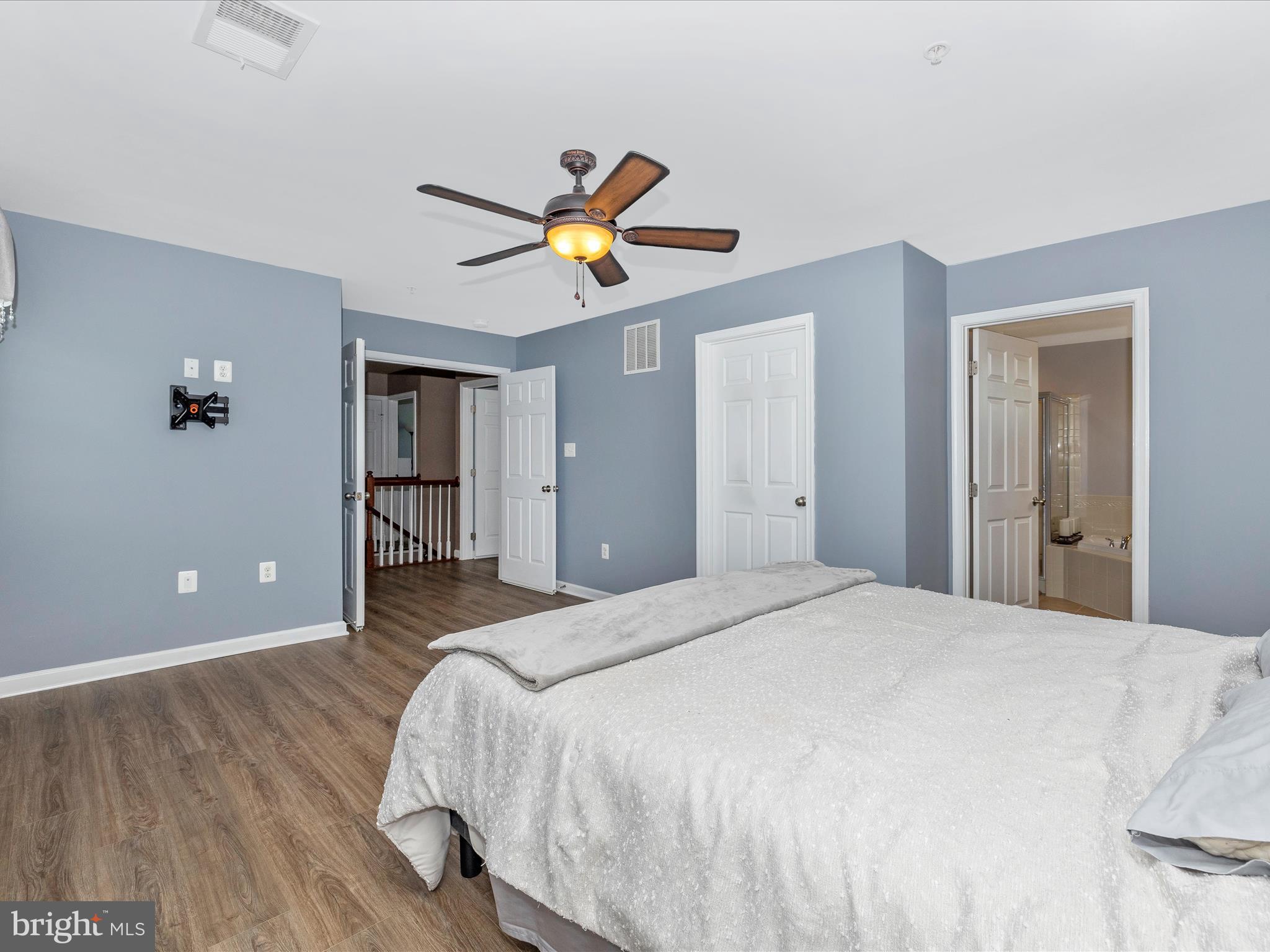 CLOVER RIDGE - Residential