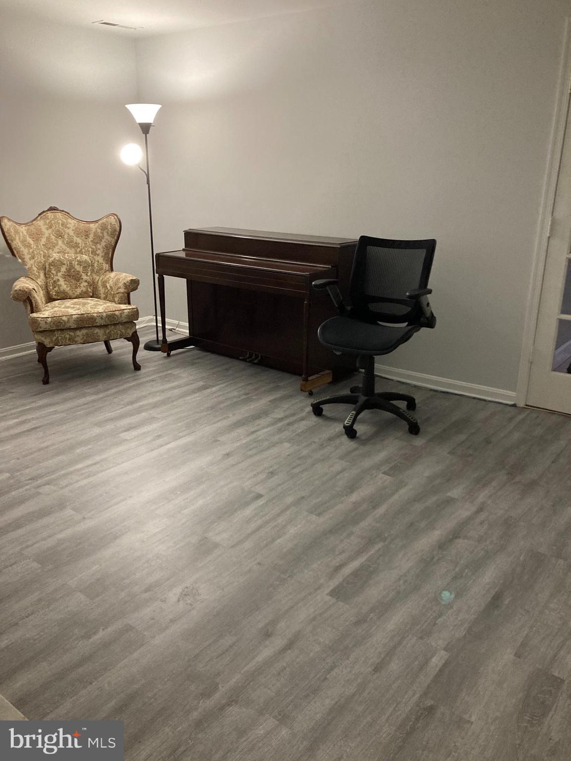 LONGMEAD - Residential