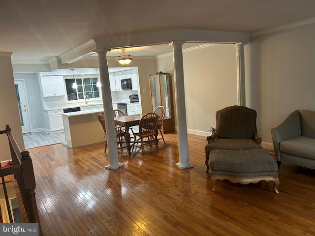 LONGMEAD - Residential