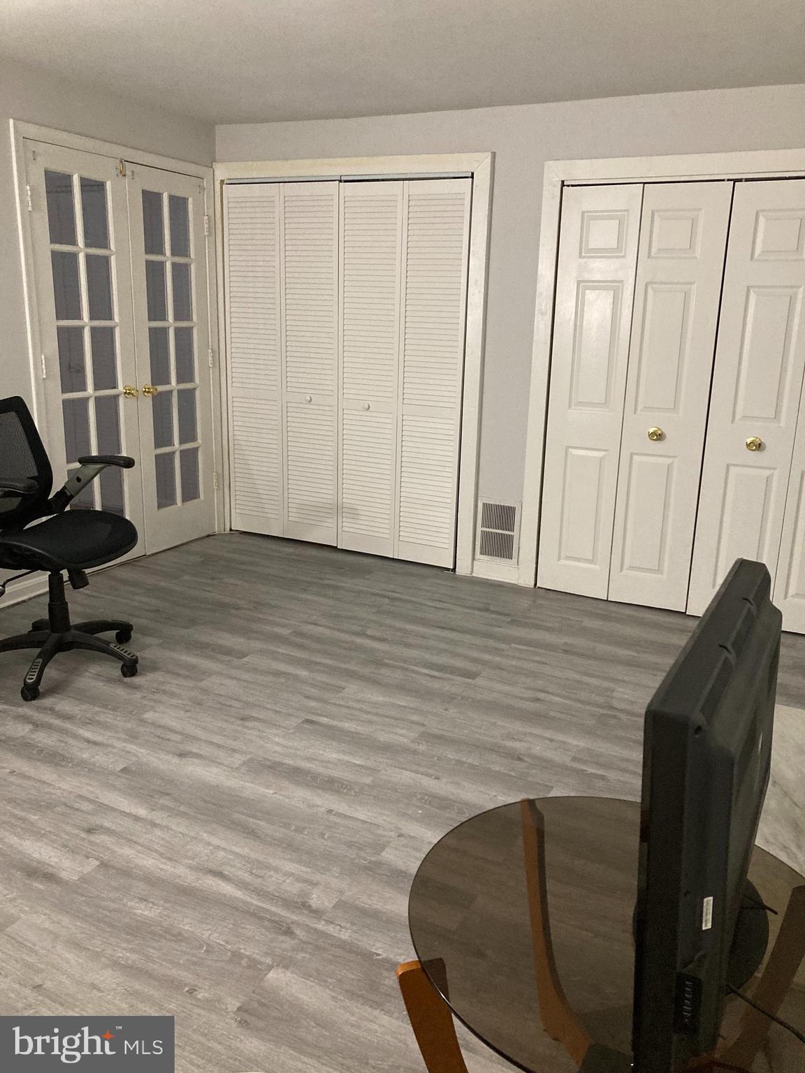 LONGMEAD - Residential