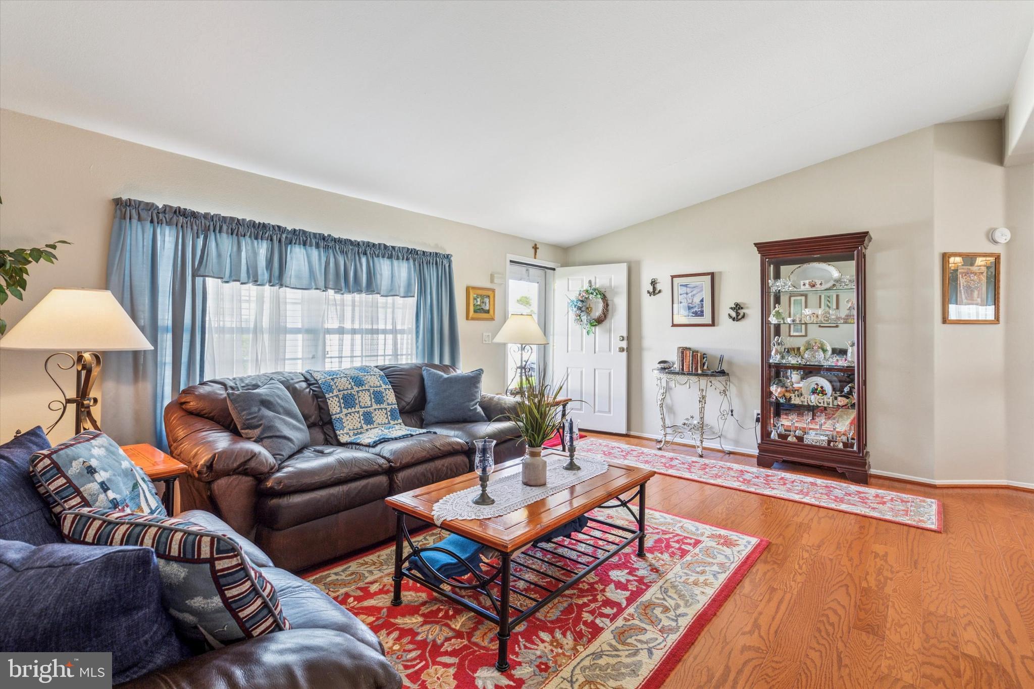 1095 JFK DRIVE