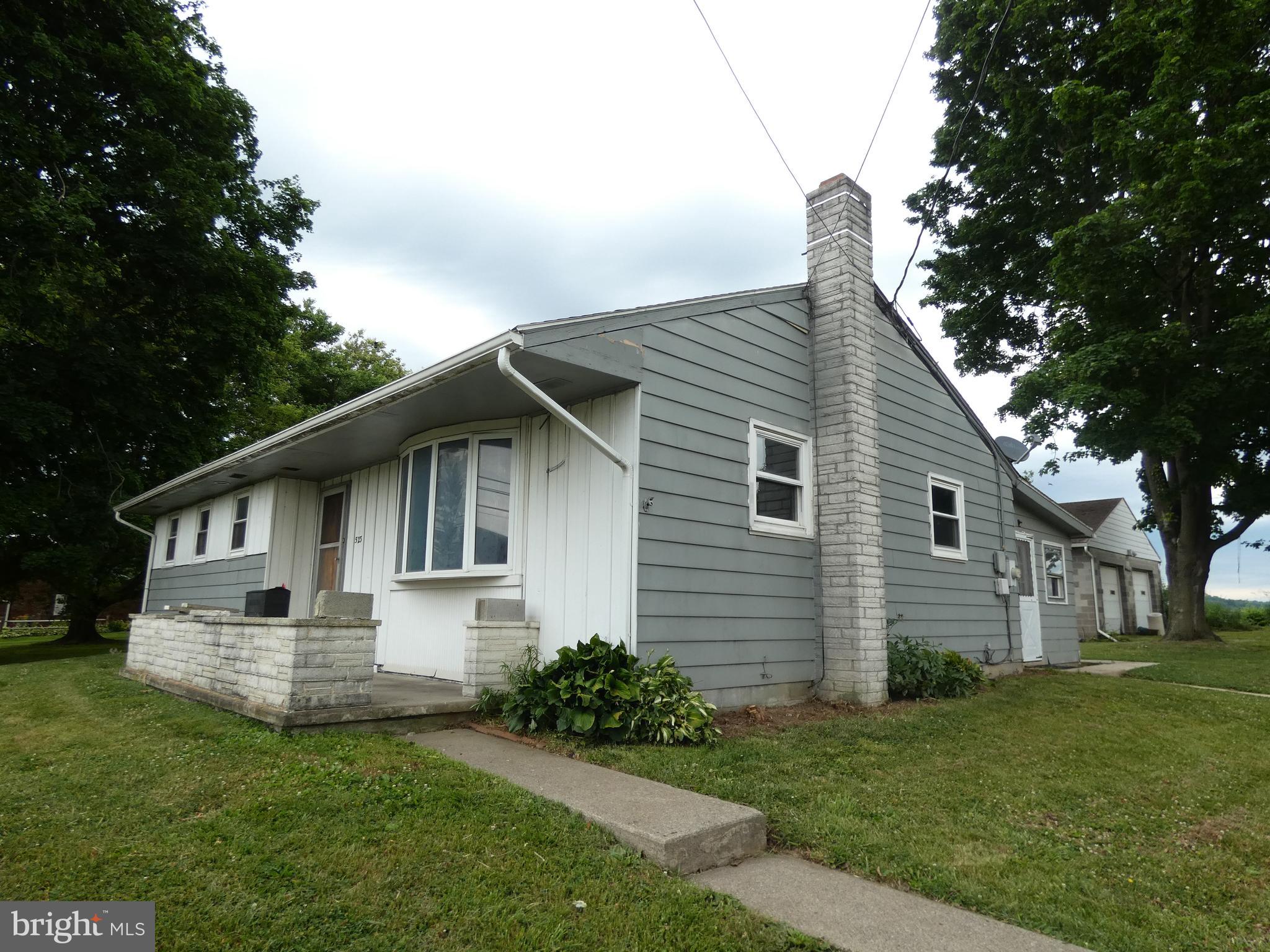 523 COLLEGE BOULEVARD