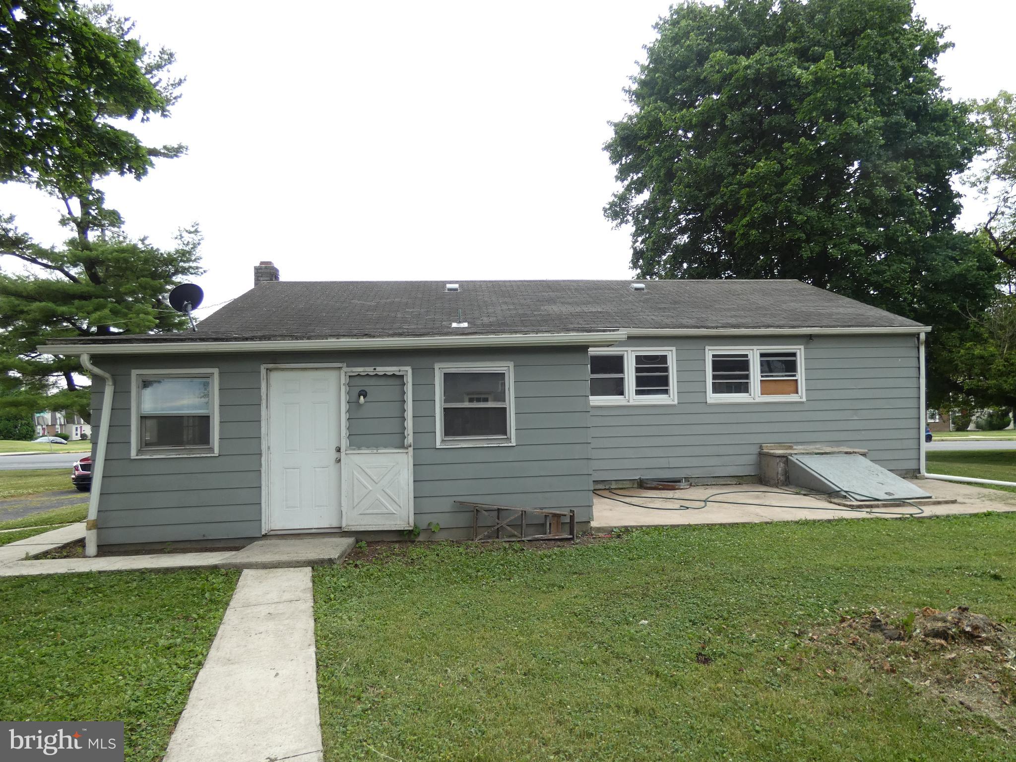 523 COLLEGE BOULEVARD