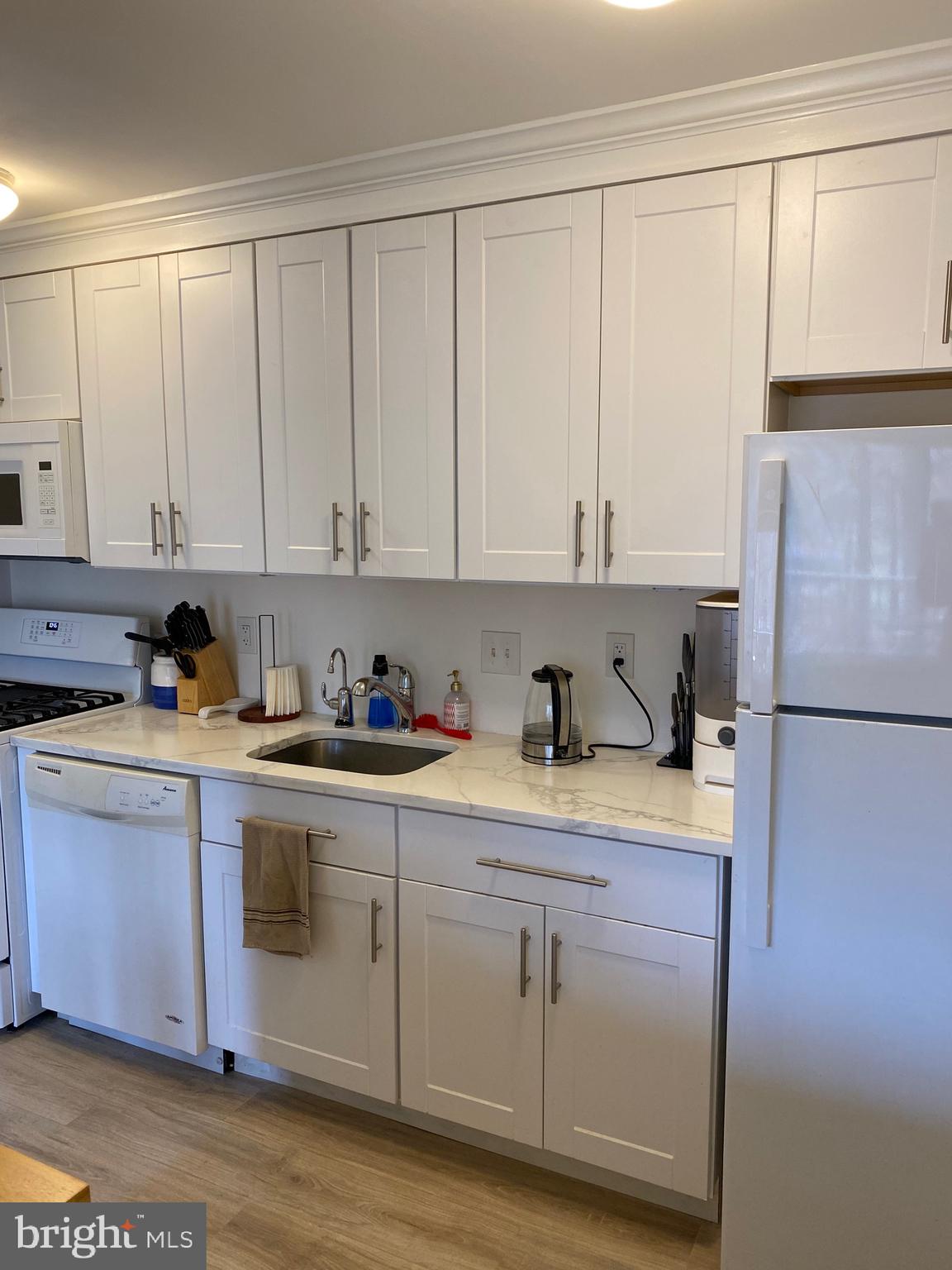 GRAND BEL MANOR - Residential