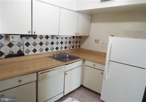 HERITAGE KNOLL - Residential