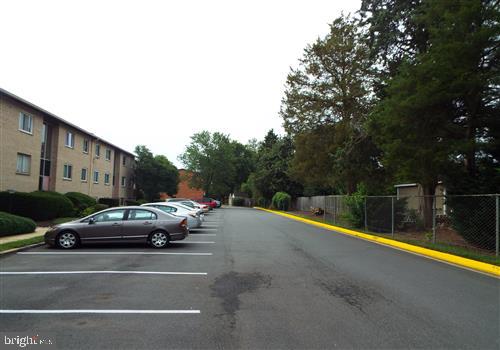 HERITAGE KNOLL - Residential