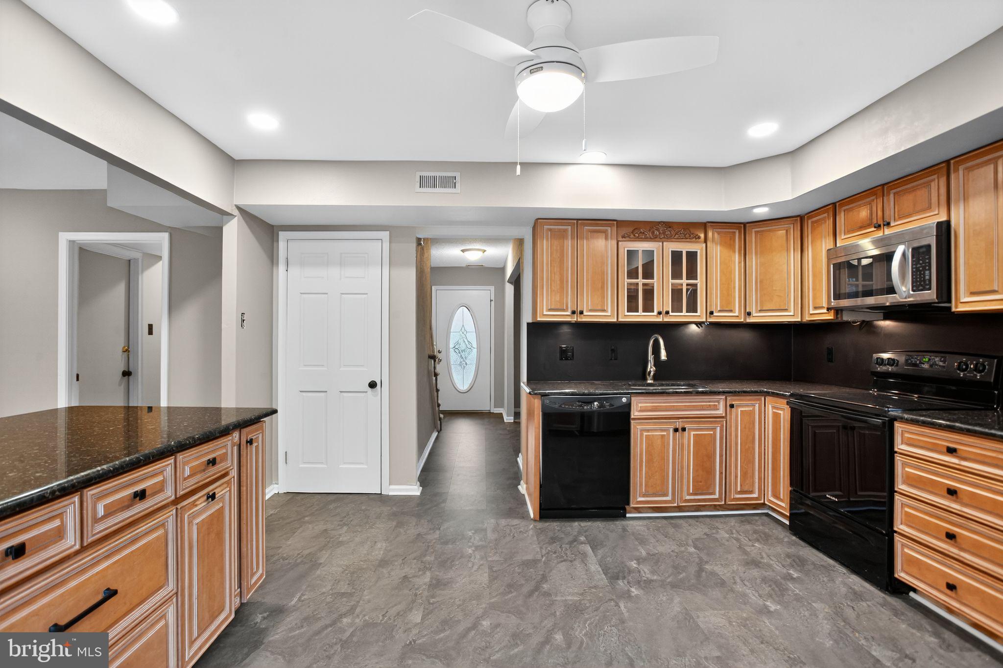 HOLLANDALE - Residential Lease