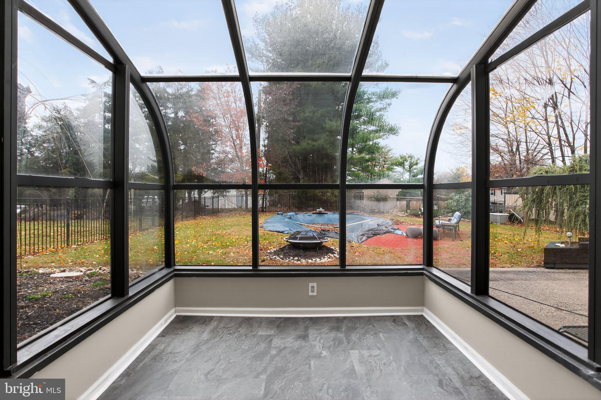 HOLLANDALE - Residential Lease