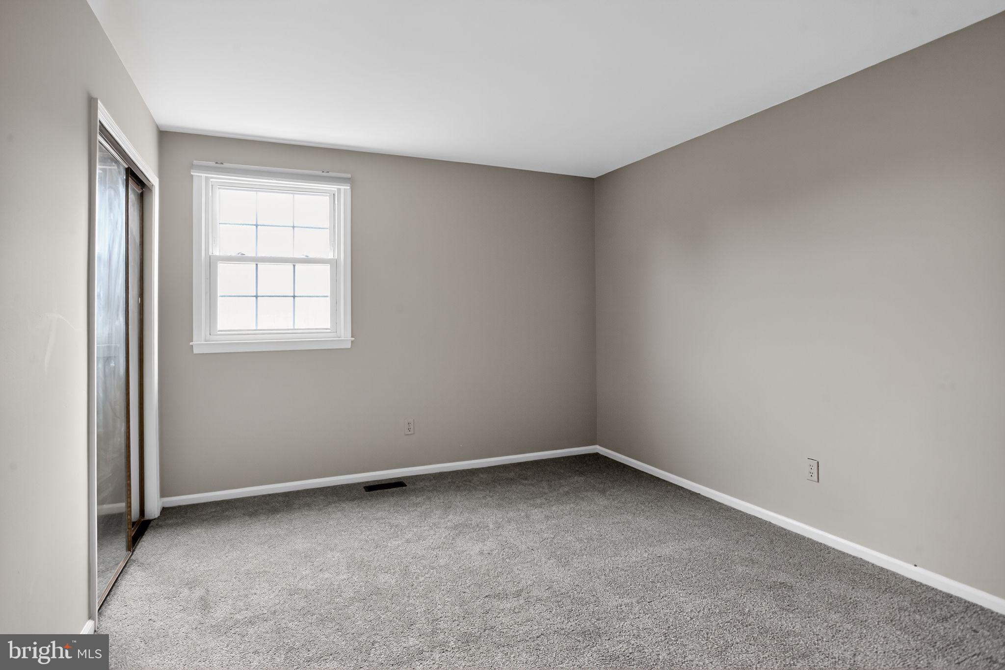 HOLLANDALE - Residential Lease