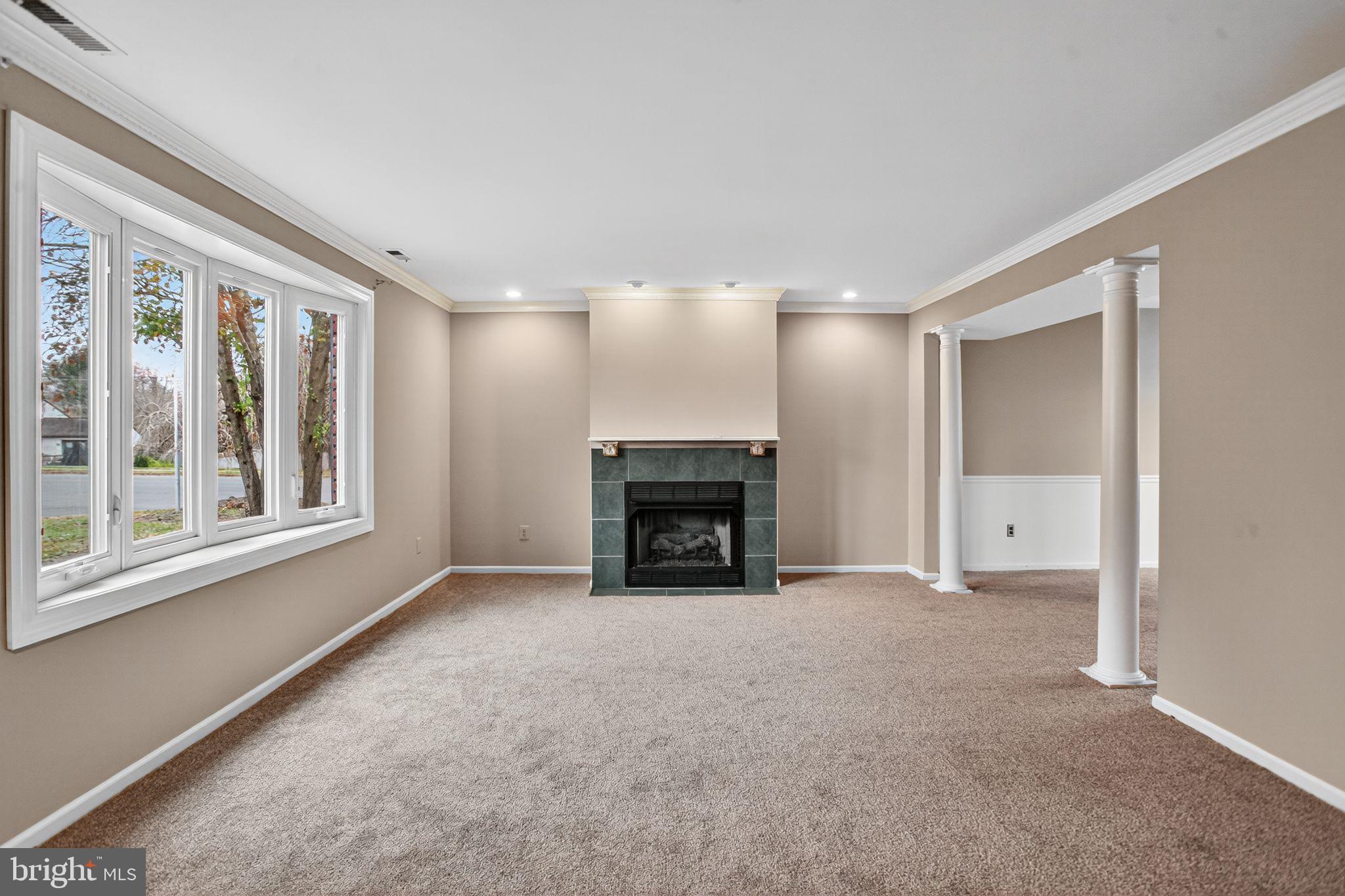 HOLLANDALE - Residential Lease