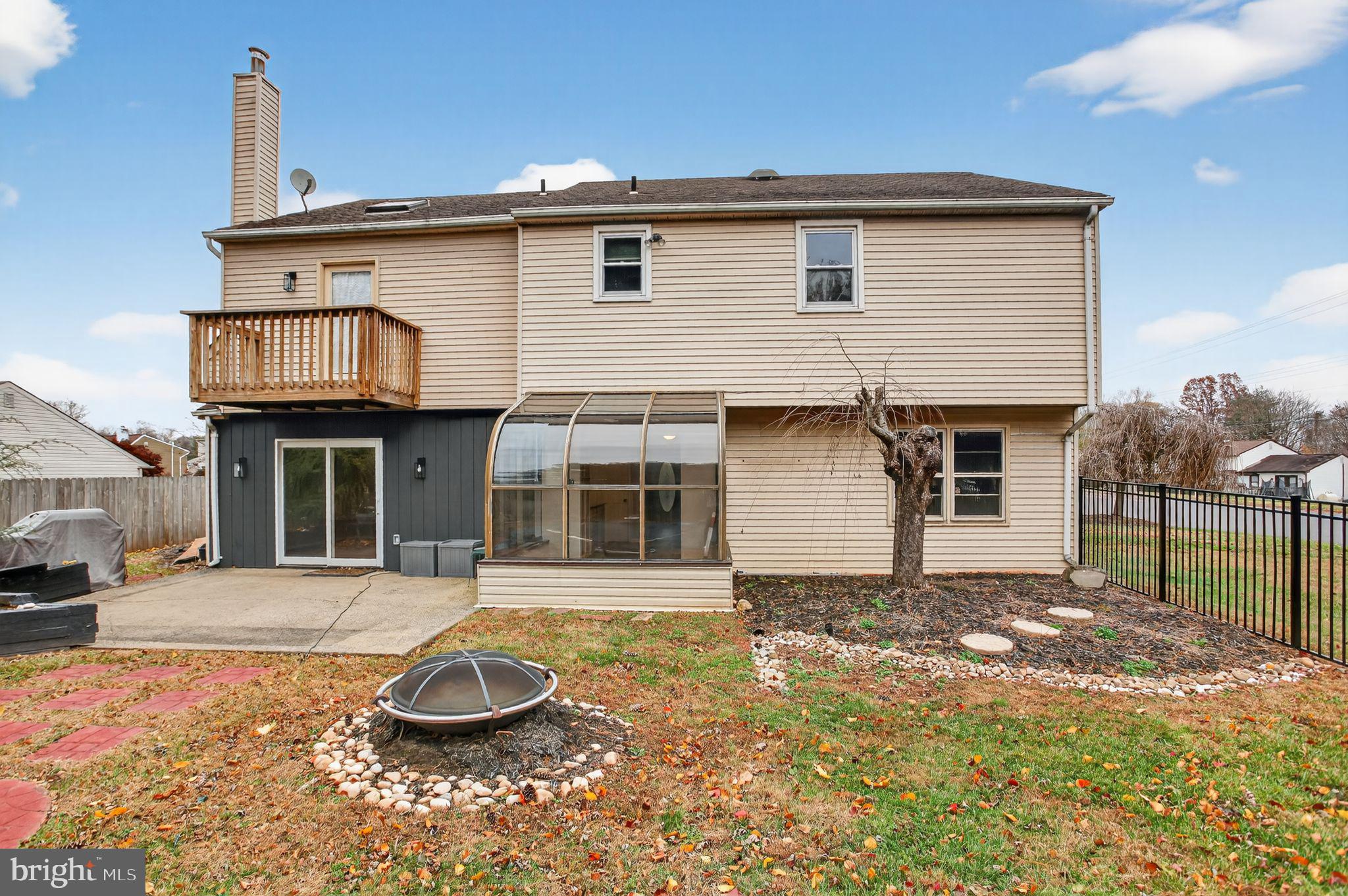 HOLLANDALE - Residential Lease