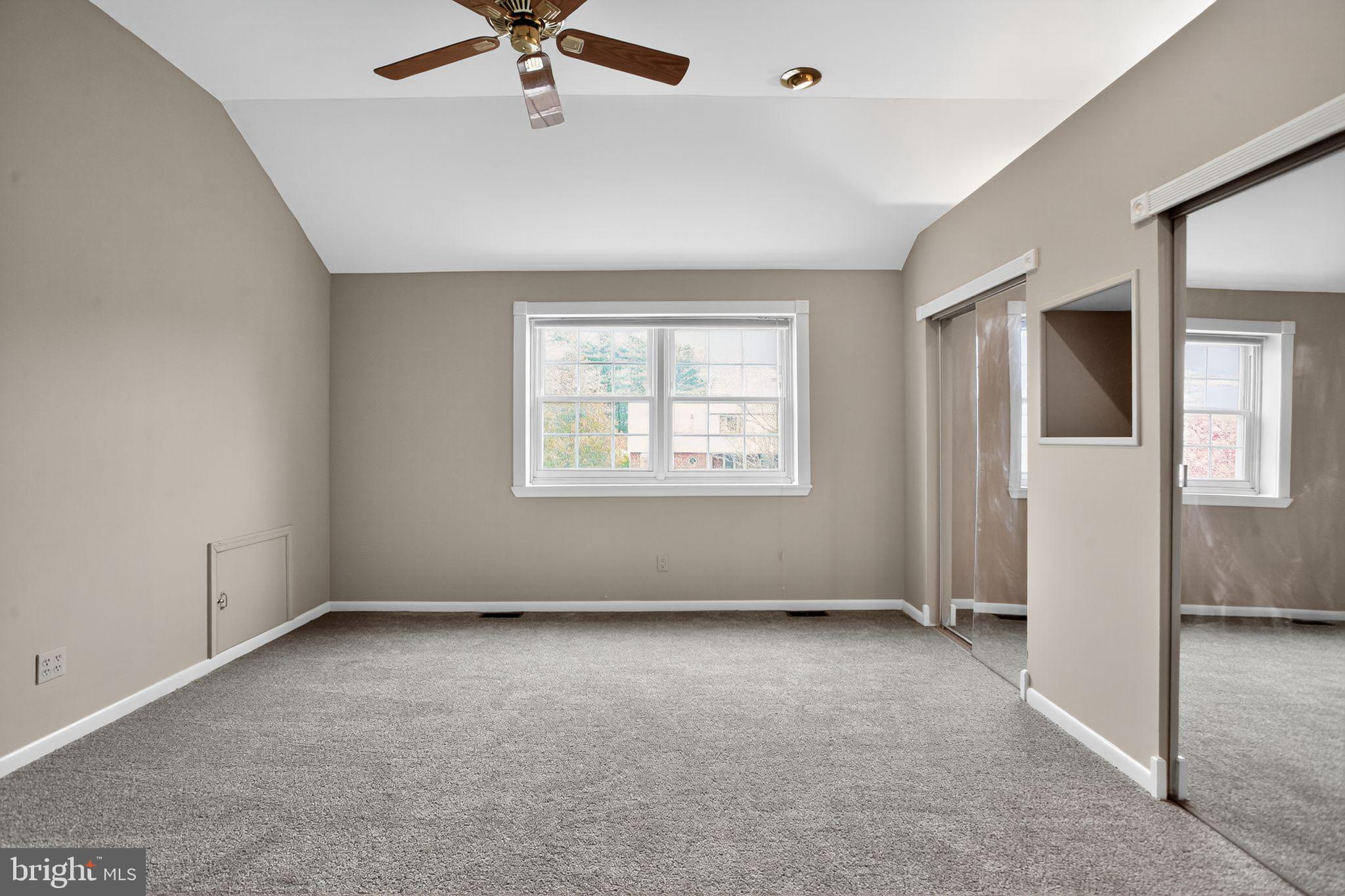 HOLLANDALE - Residential Lease