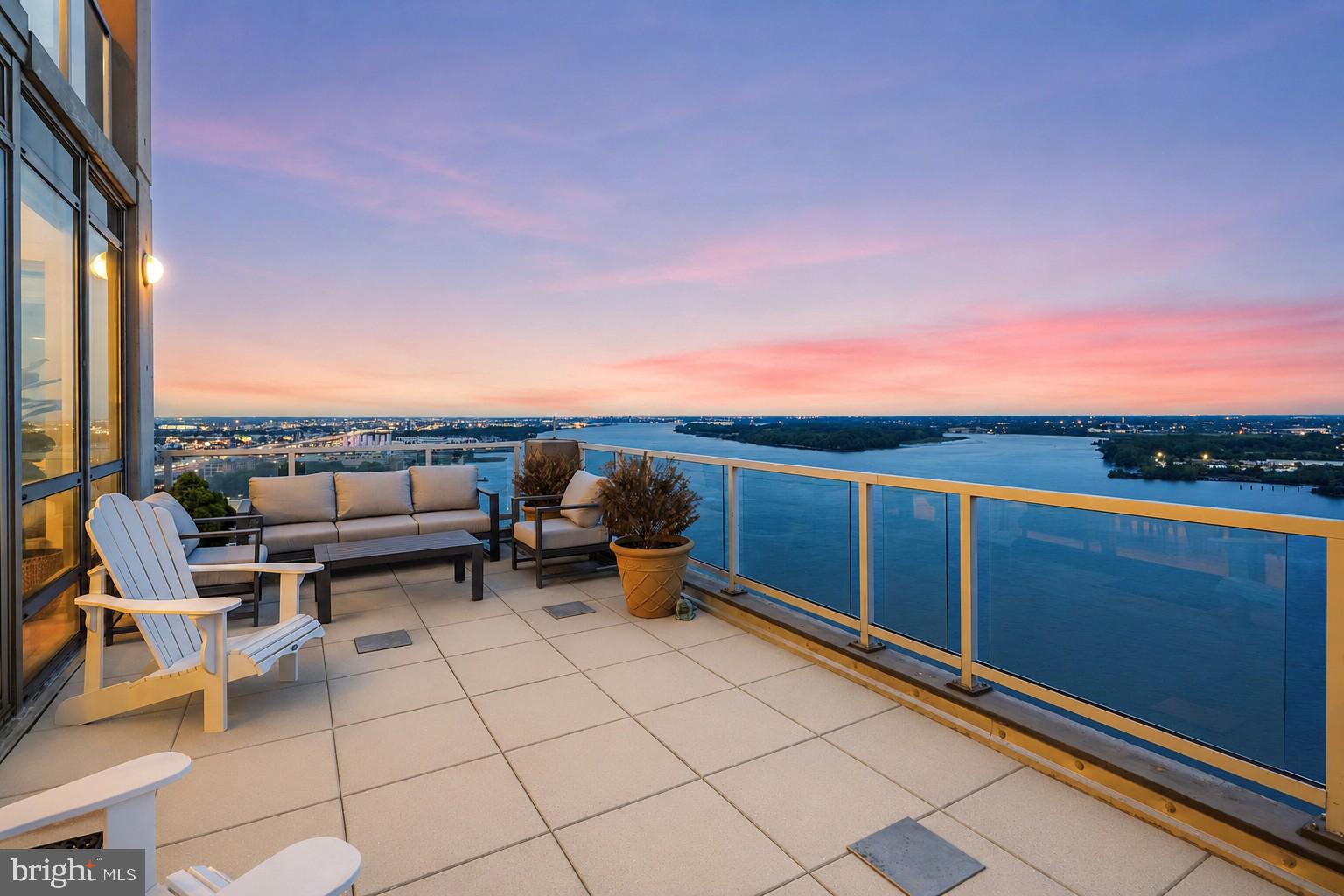 901 N PENN STREET R2301
