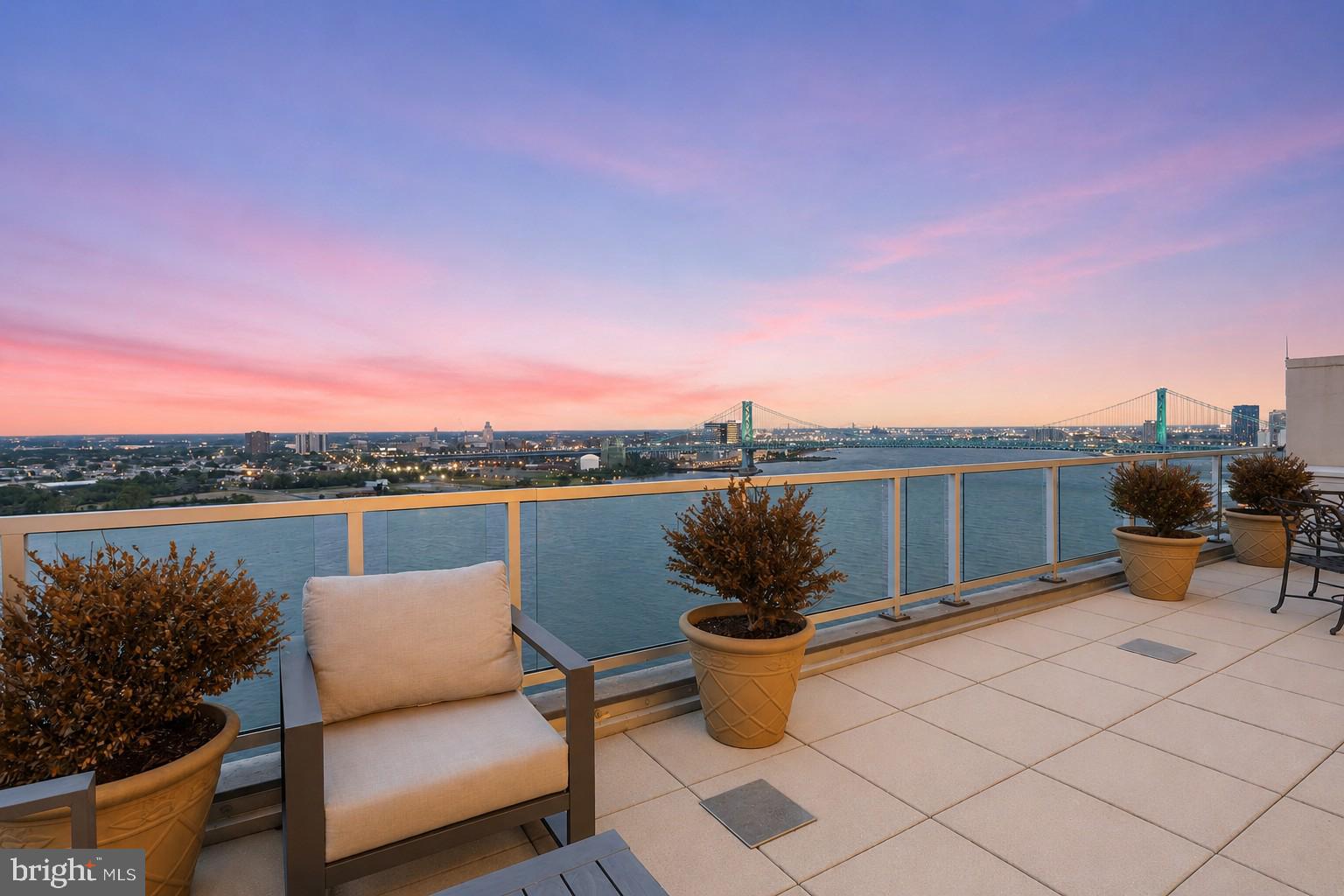 901 N PENN STREET R2301