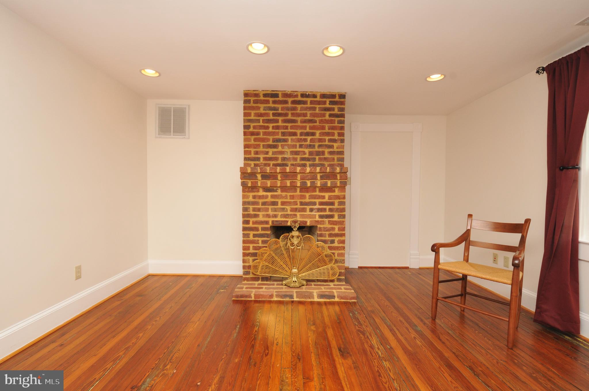 8272 E. MAIN 2 C