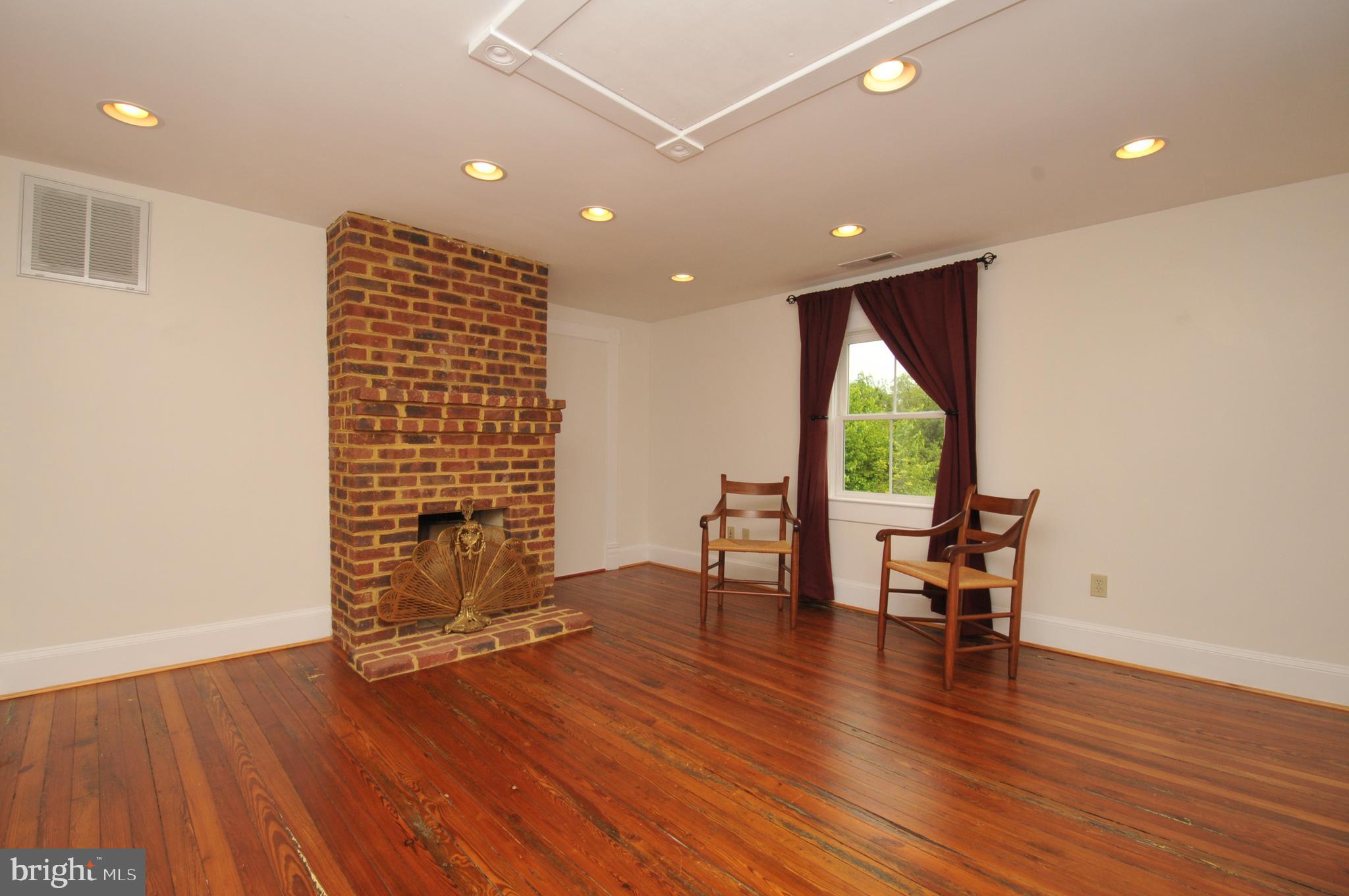 8272 E. MAIN 2 C
