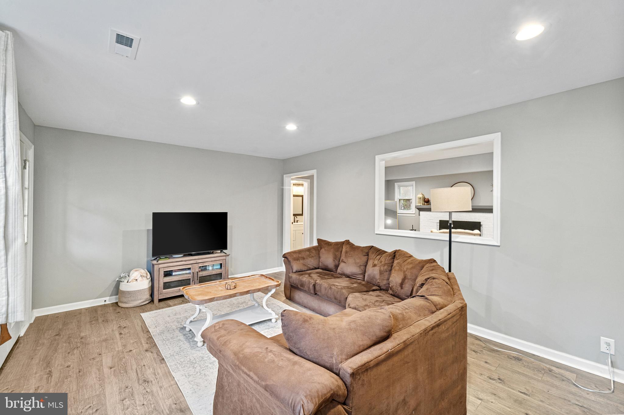 HOLLY GROVE - Residential