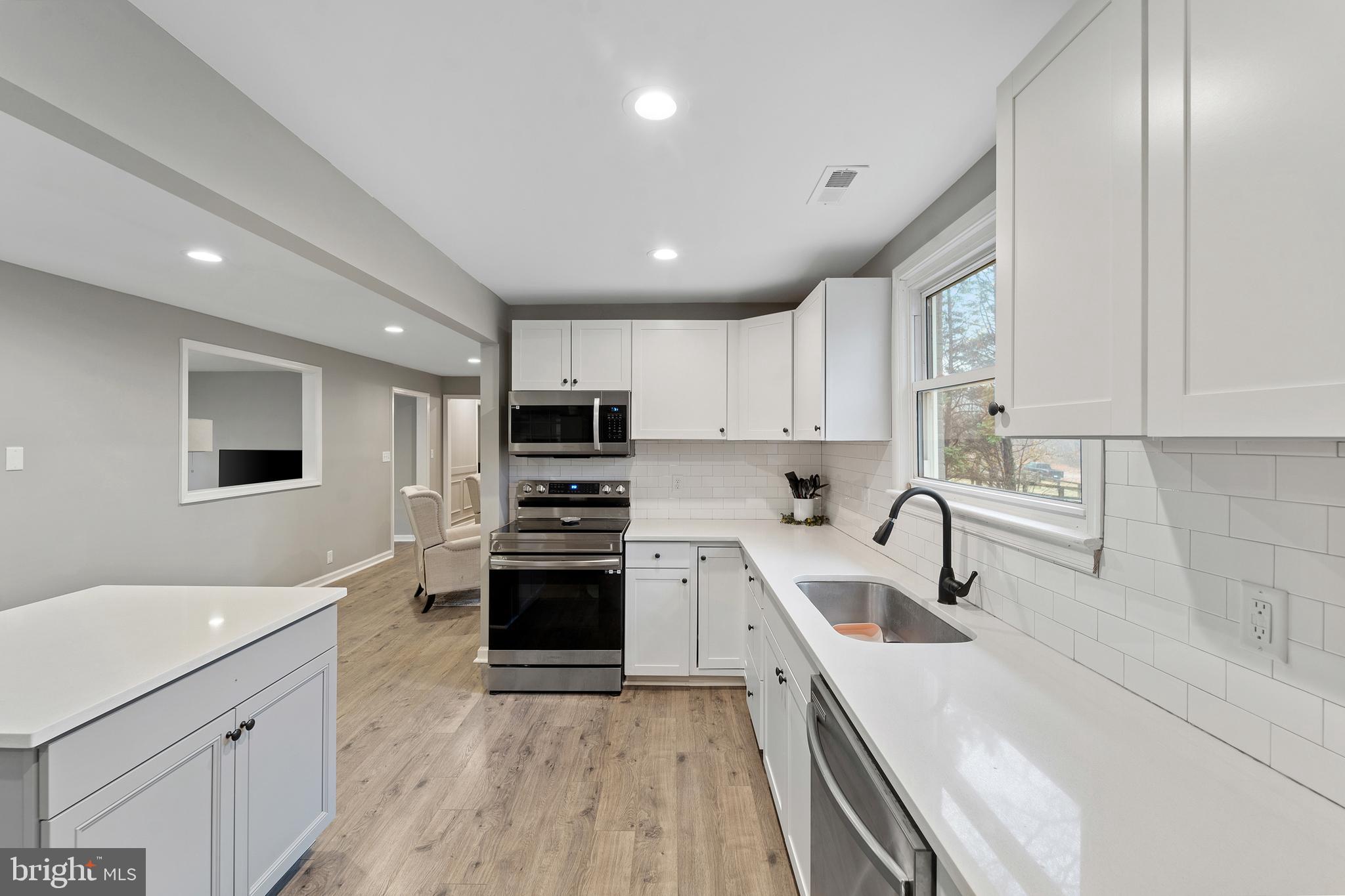 HOLLY GROVE - Residential