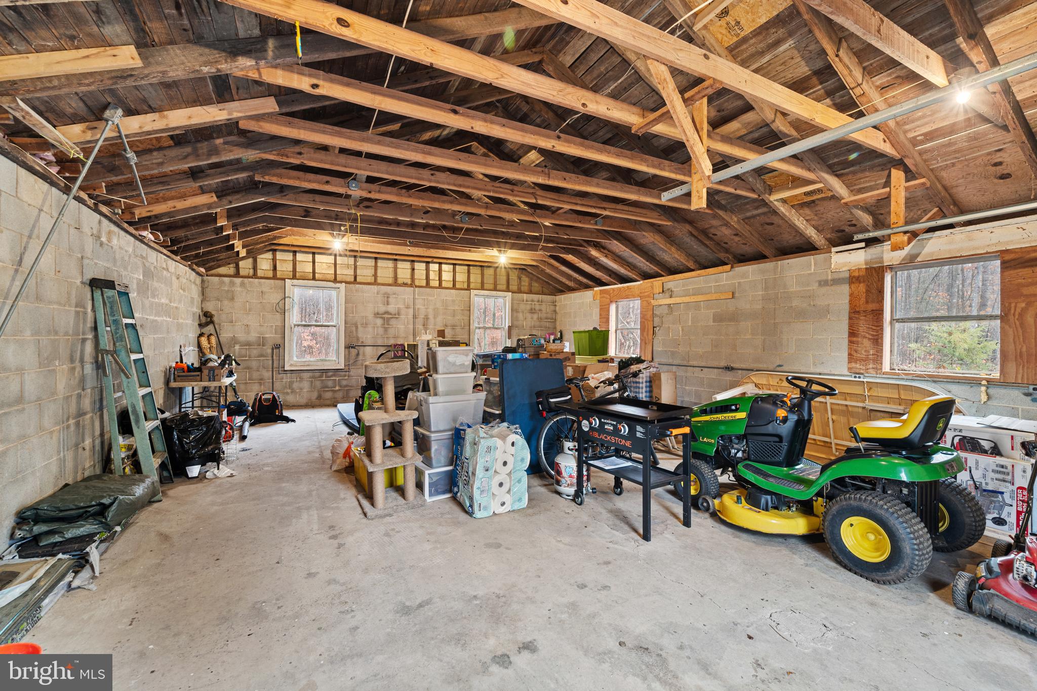 HOLLY GROVE - Residential