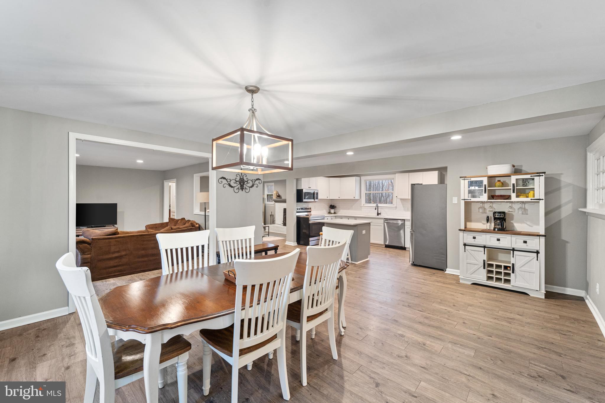 HOLLY GROVE - Residential