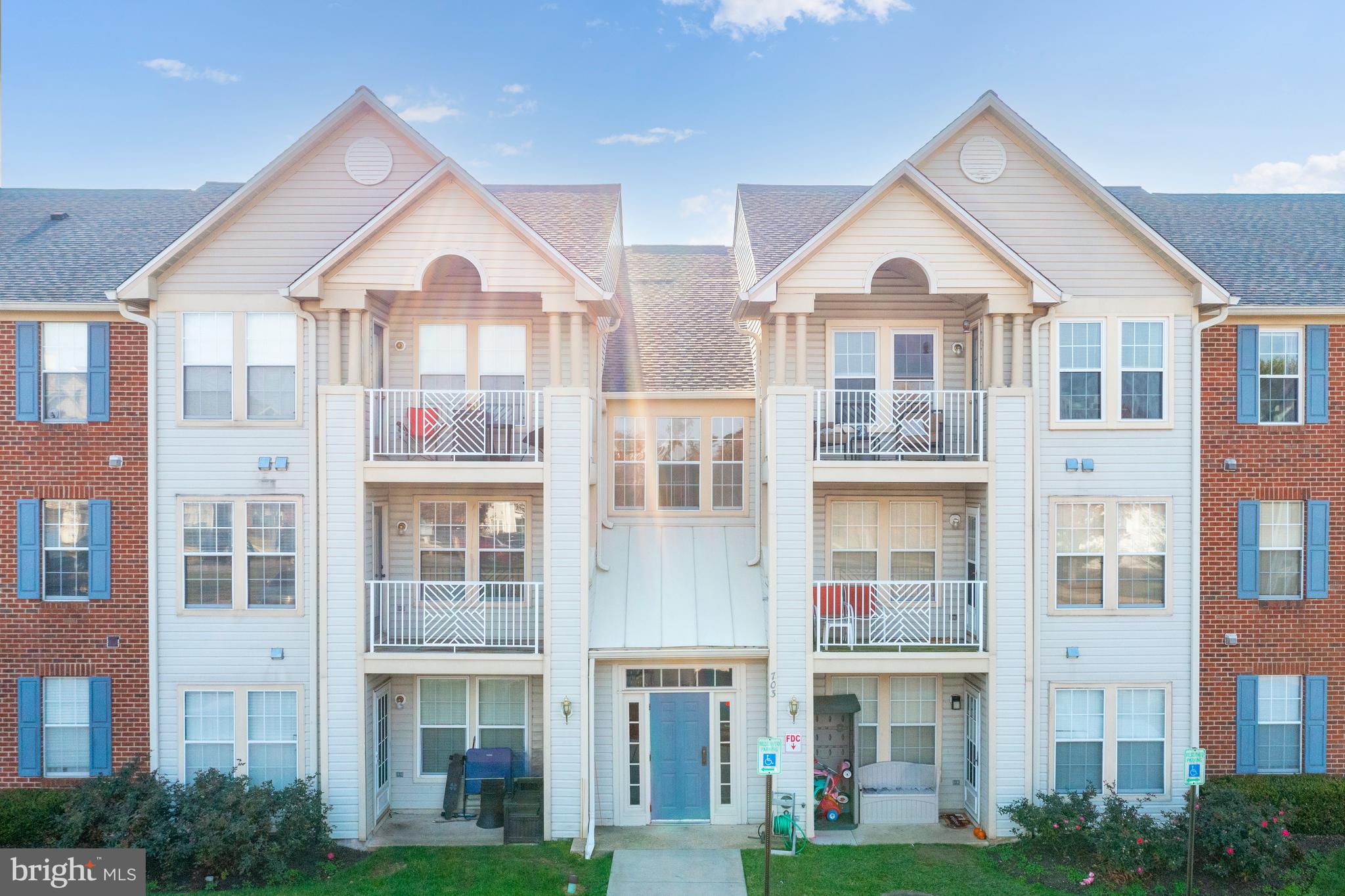 PINEY ORCHARD - Residential