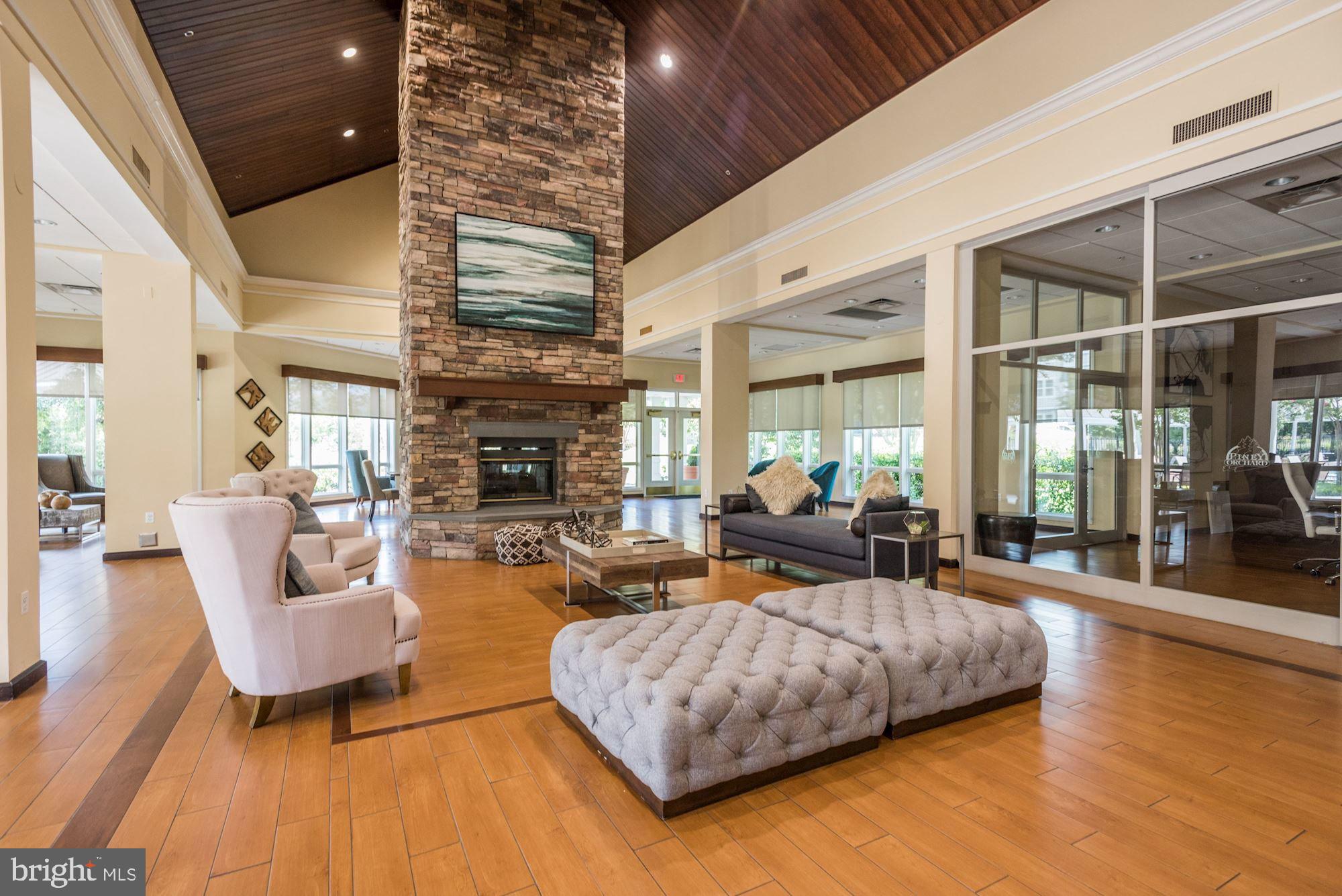 PINEY ORCHARD - Residential