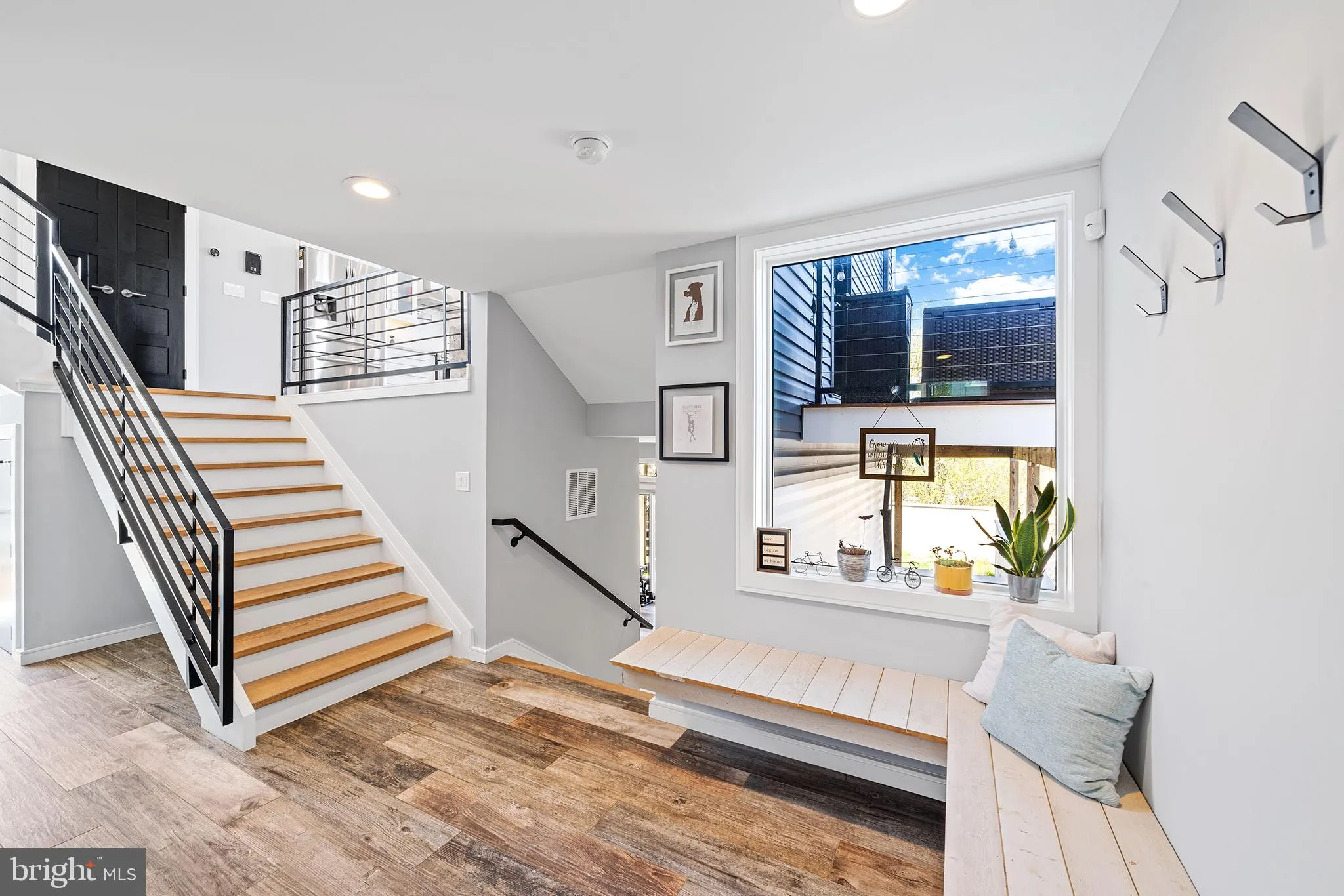 Philadelphia, Pennsylvania 19128, United States, 3 Bedrooms Bedrooms, ,3 BathroomsBathrooms,Residential,Contingent,2969