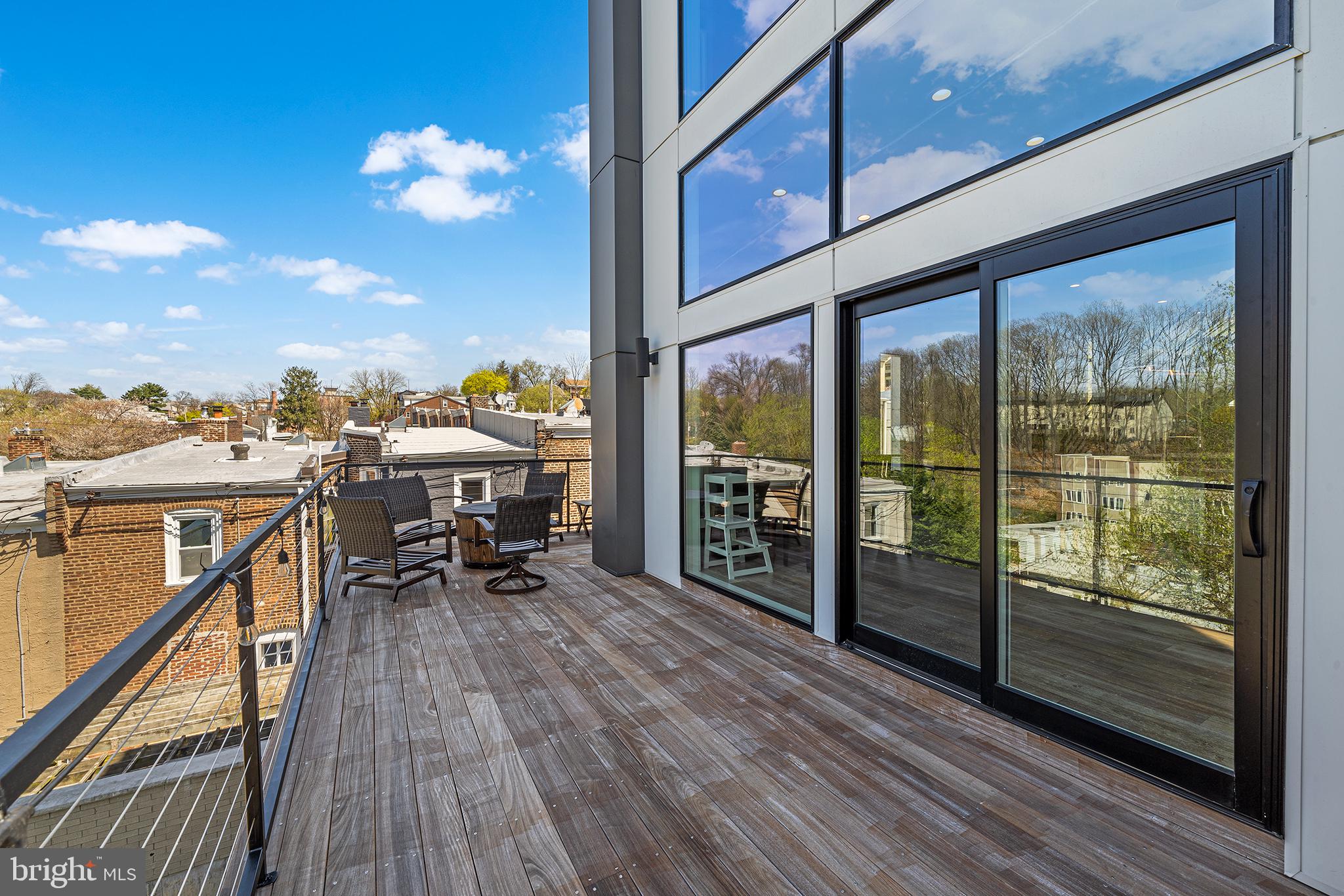 ROXBOROUGH - Residential