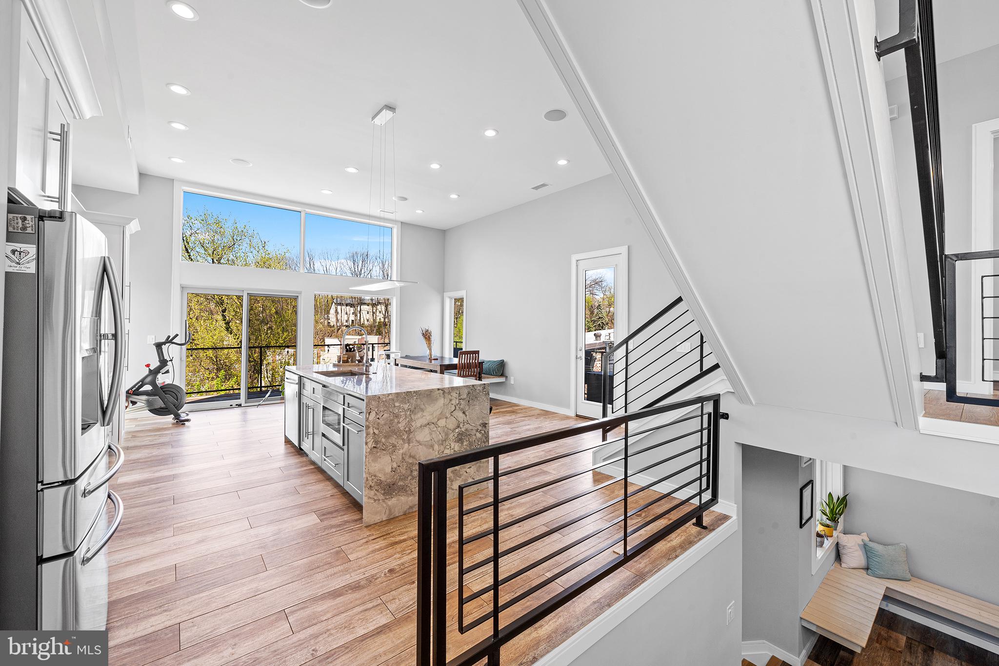 ROXBOROUGH - Residential