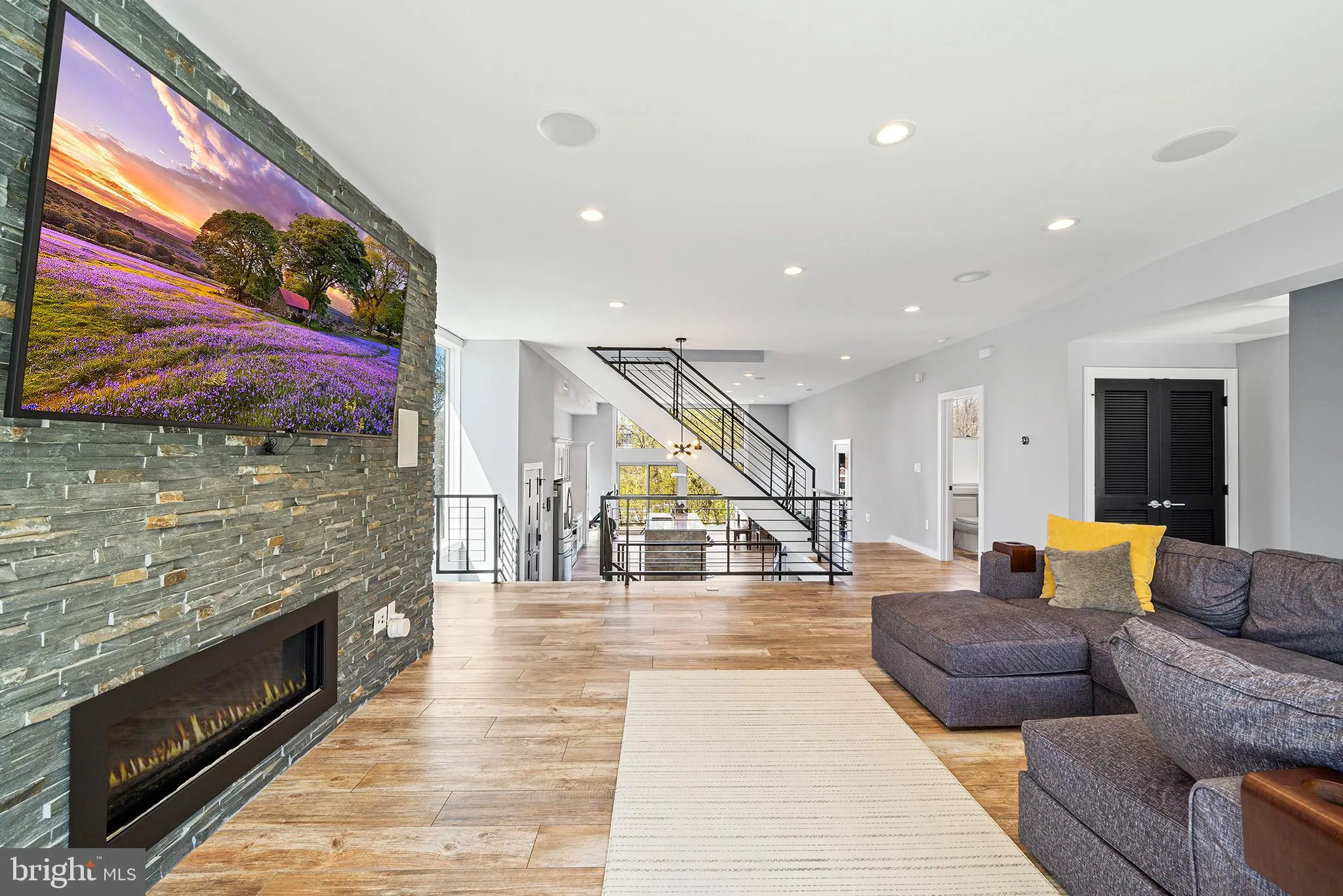 Philadelphia, Pennsylvania 19128, United States, 3 Bedrooms Bedrooms, ,3 BathroomsBathrooms,Residential,Contingent,2969