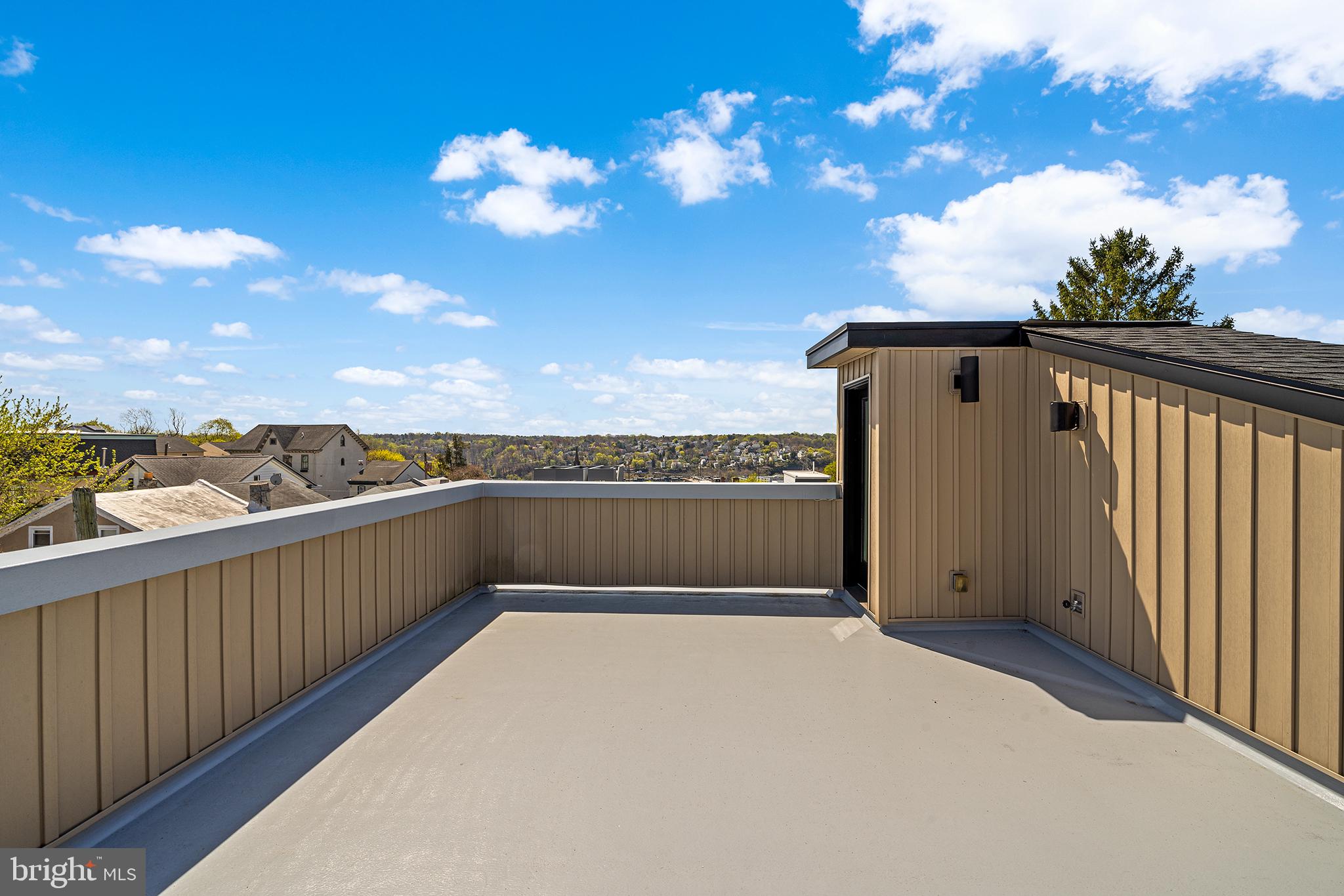 ROXBOROUGH - Residential