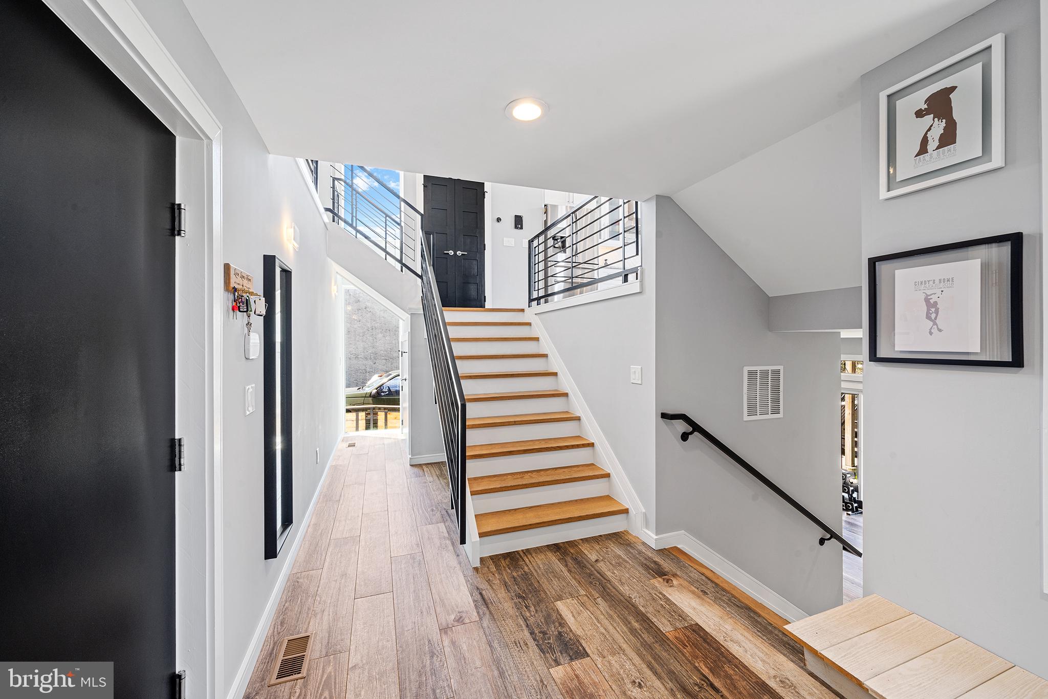 ROXBOROUGH - Residential