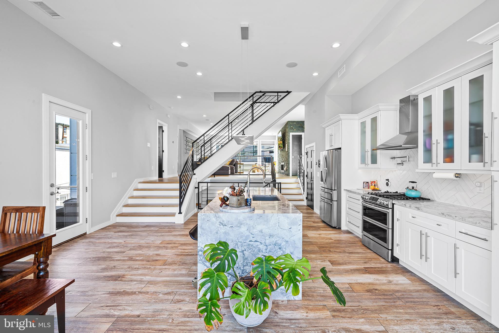 ROXBOROUGH - Residential