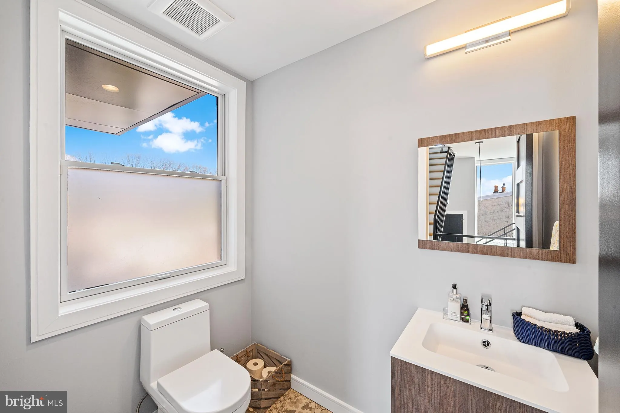 Philadelphia, Pennsylvania 19128, United States, 3 Bedrooms Bedrooms, ,3 BathroomsBathrooms,Residential,Contingent,2969